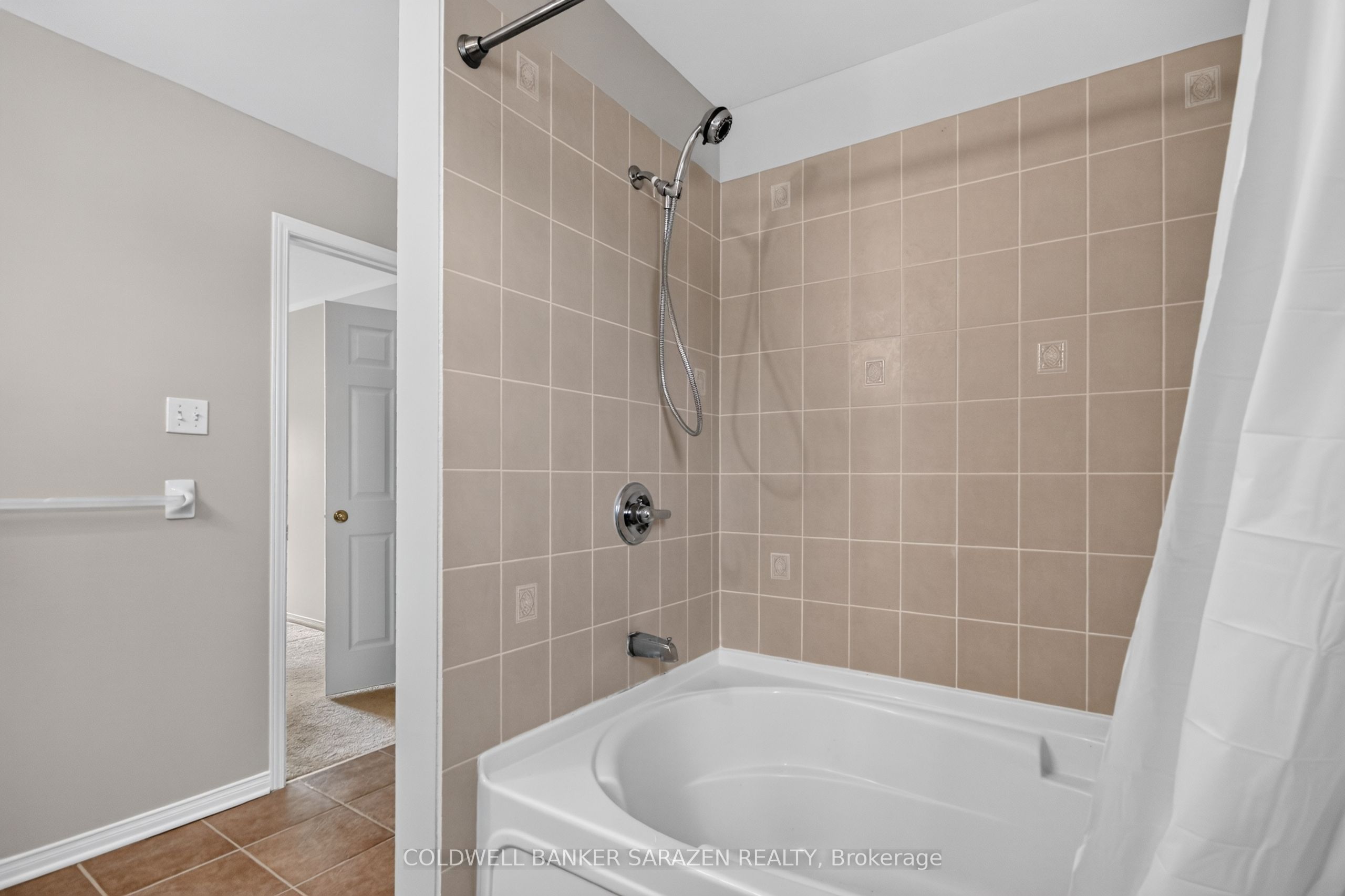 111 Harbour View Street Property Photo 40