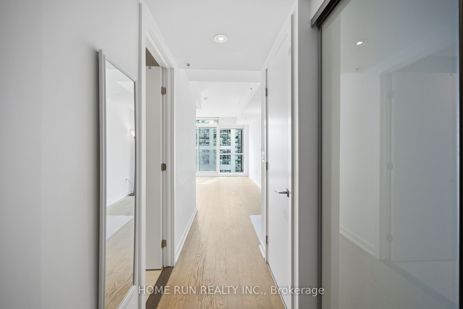 199 Slater Street 1007 Property Photo 3