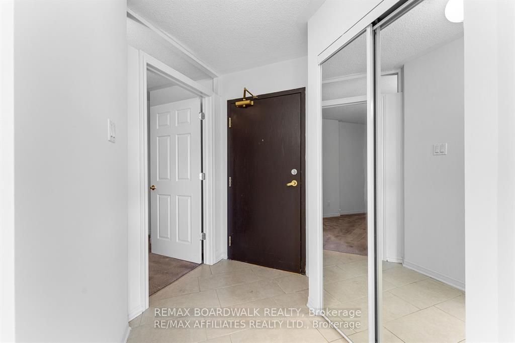 310 Central Park Drive 5s Property Photo 4