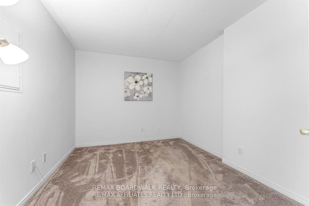 310 Central Park Drive 5s Property Photo 14