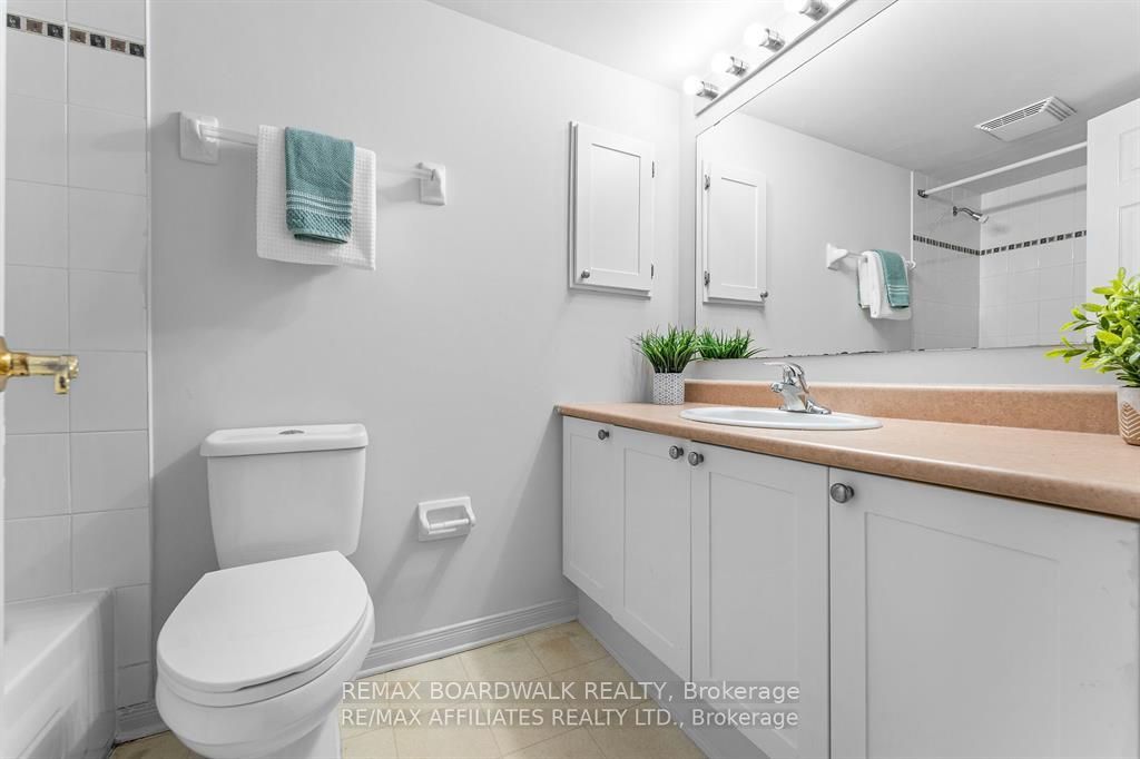 310 Central Park Drive 5s Property Photo 16