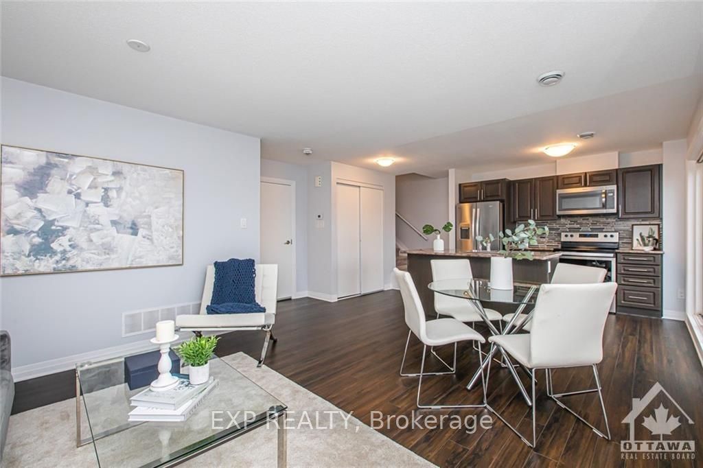 444 Via Verona Avenue B Property Photo 6