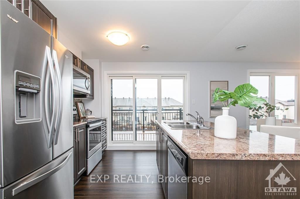 444 Via Verona Avenue B Property Photo 11