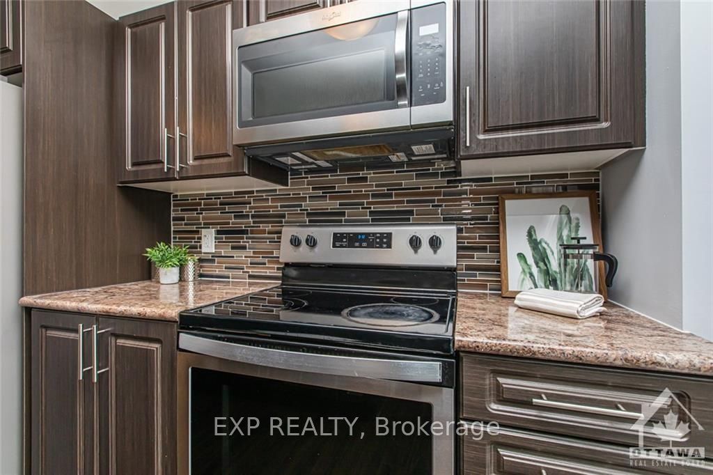 444 Via Verona Avenue B Property Photo 16