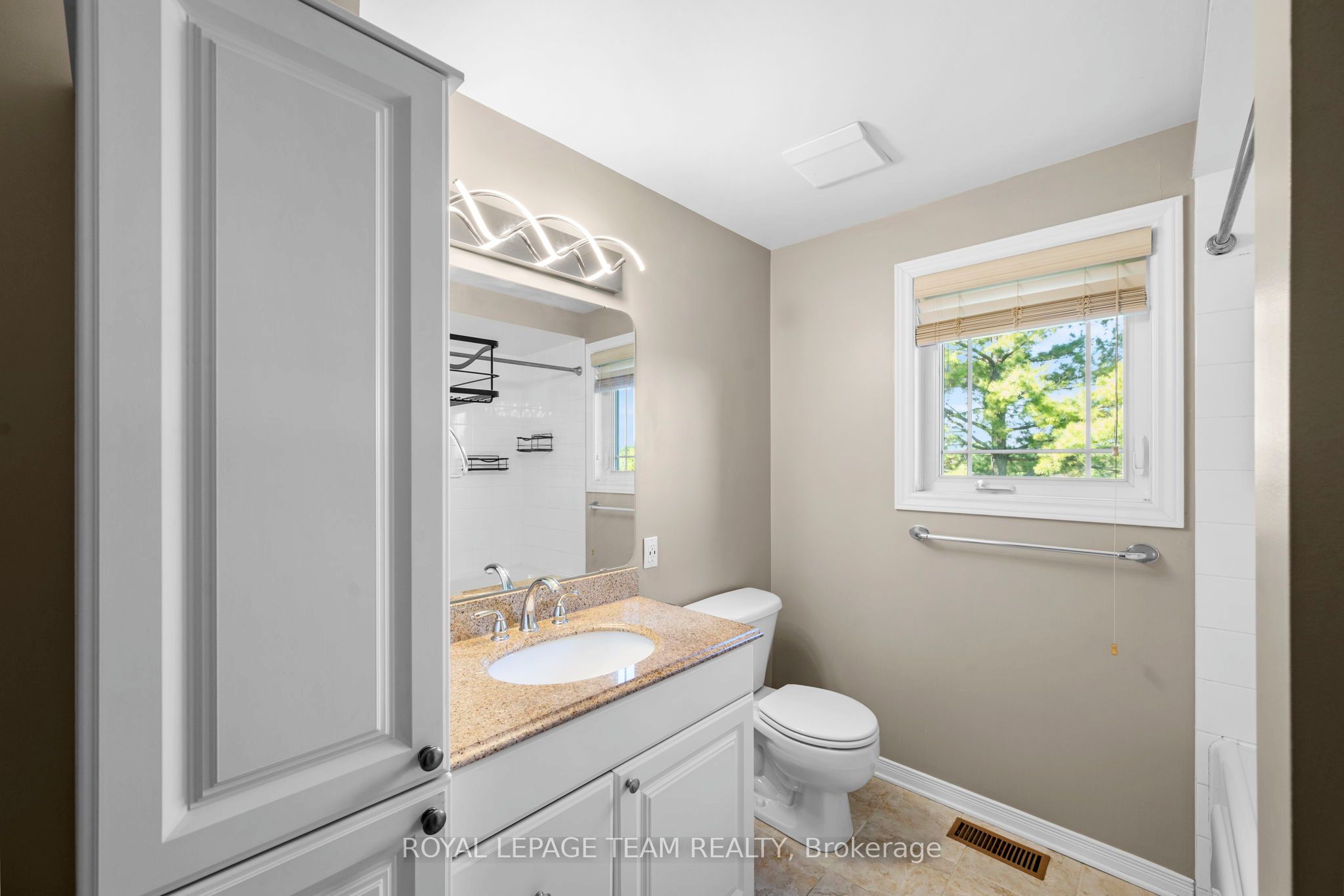 8 Mannington Court Property Photo 20