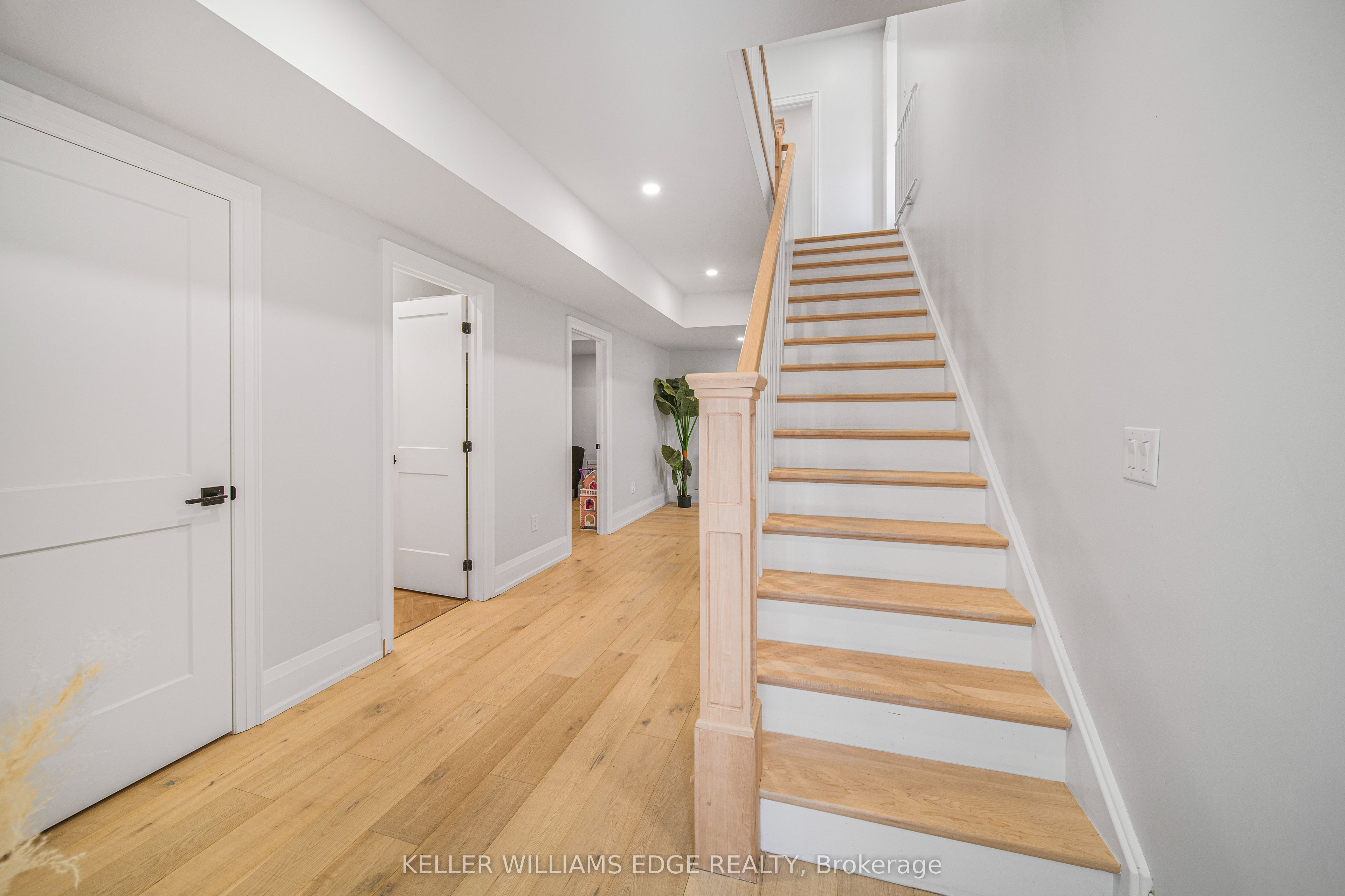 568211 9 Side Road Property Photo 30