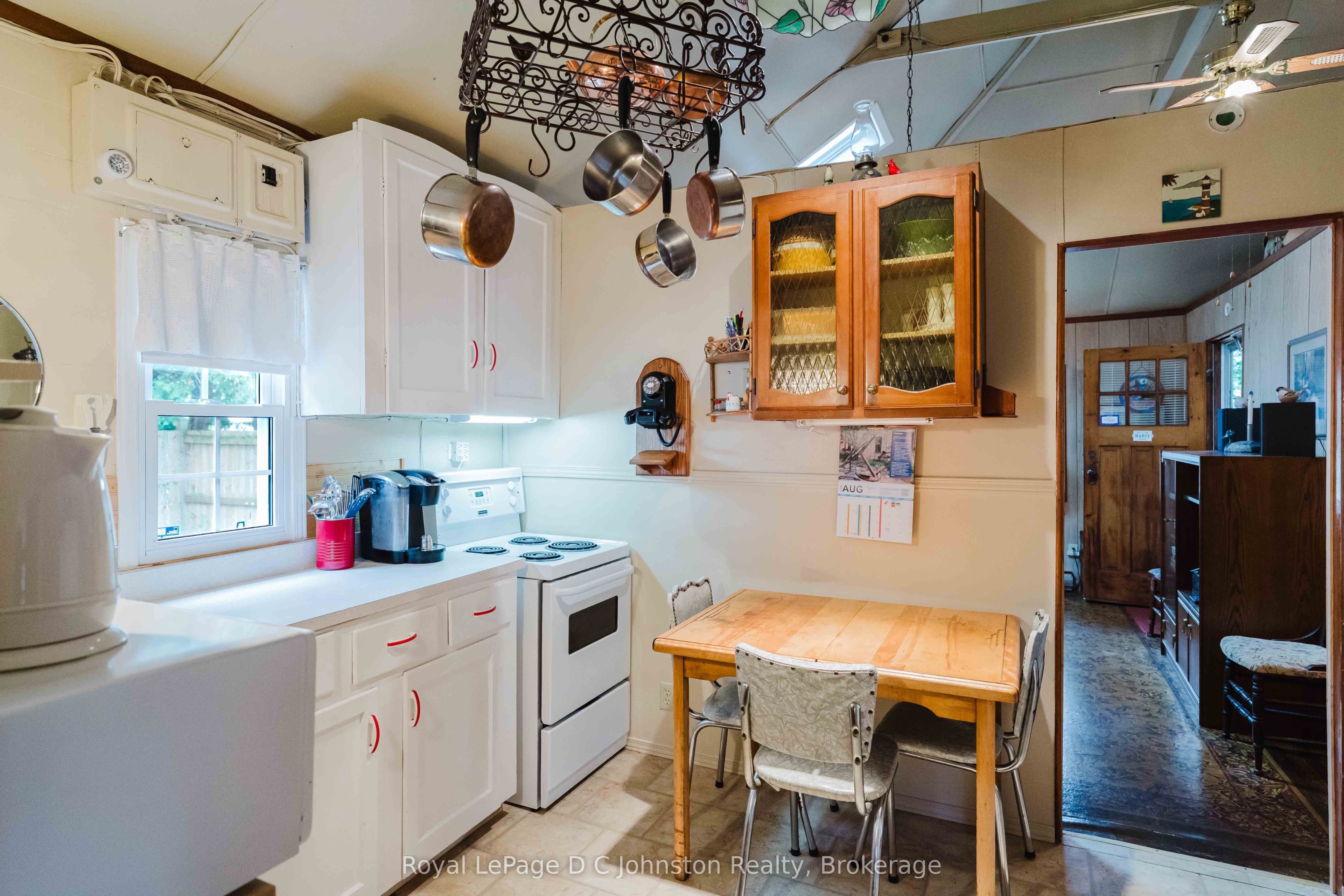 736 Shantz Street Property Photo 8