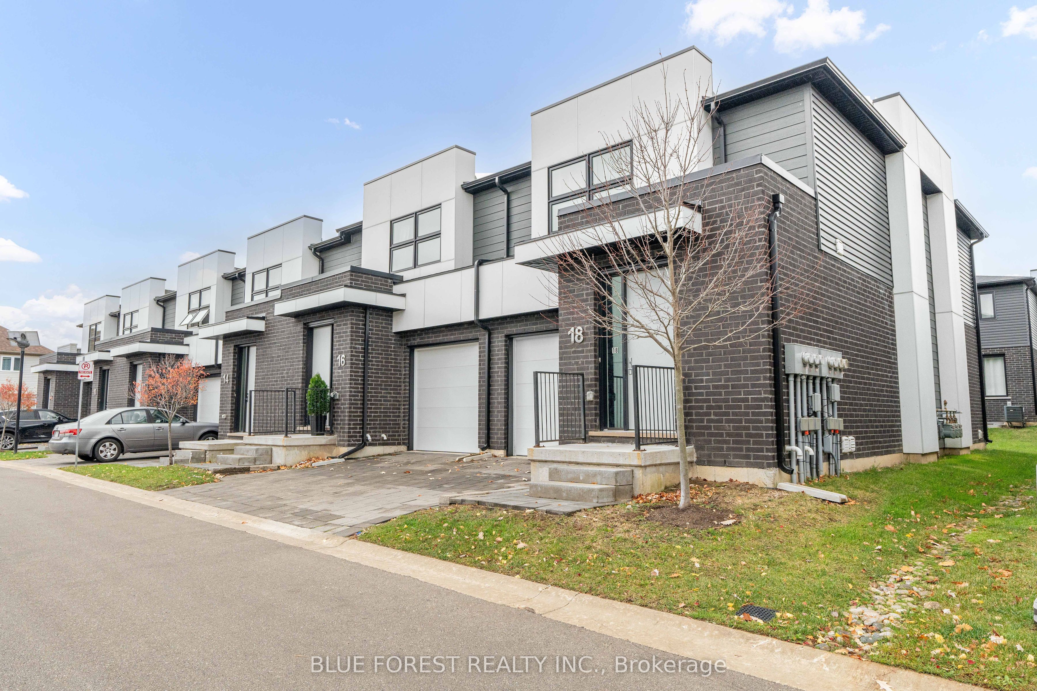 499 Sophia Crescent Property Photo 1