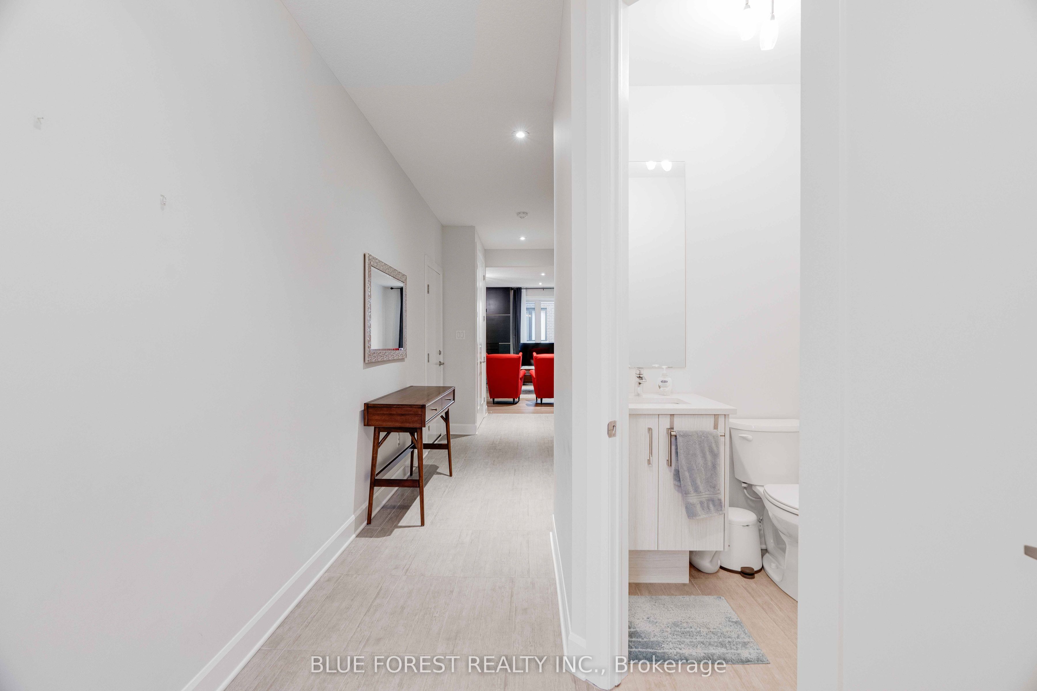 499 Sophia Crescent Property Photo 4