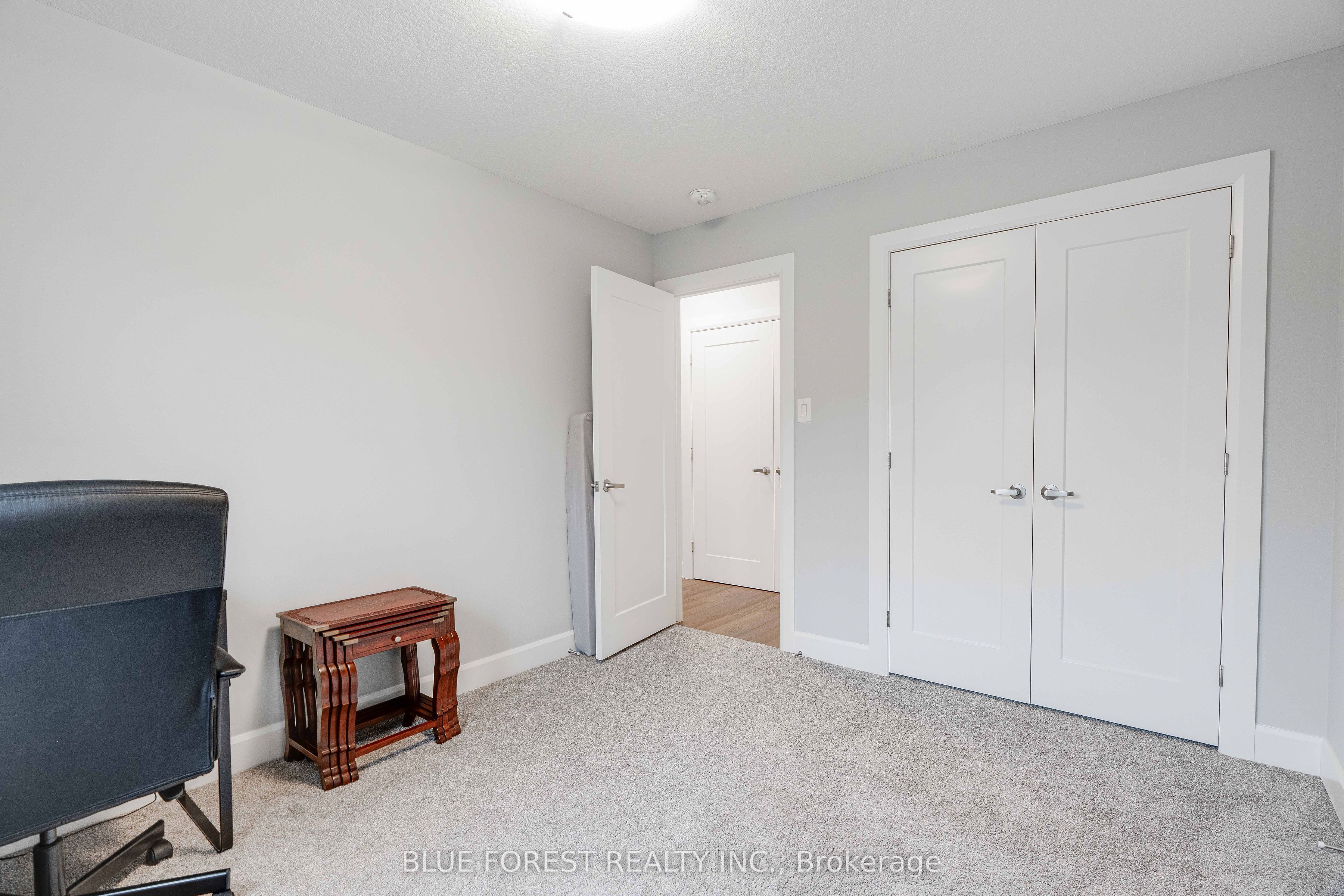 499 Sophia Crescent Property Photo 17