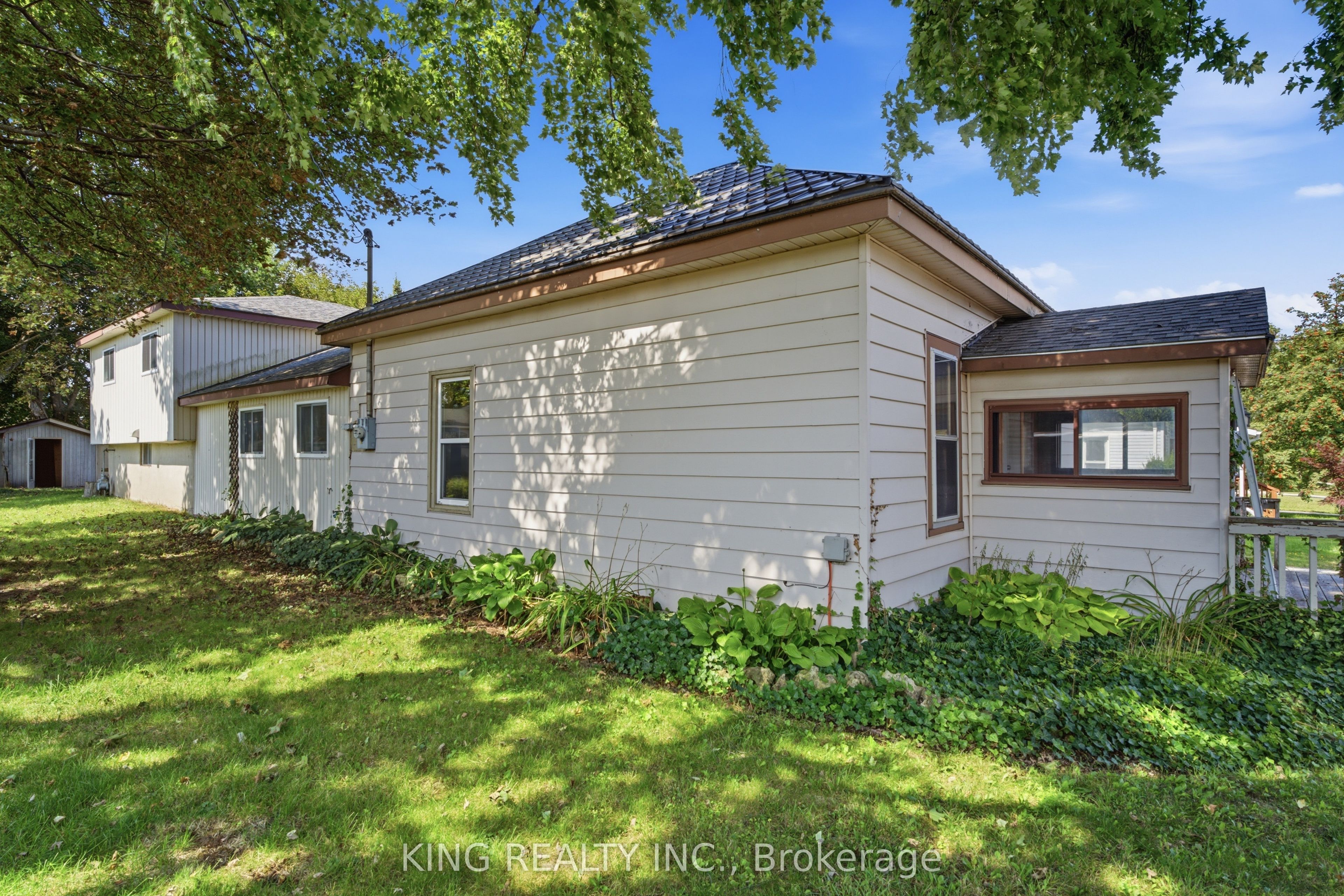 494 Isaac Street Property Photo 4