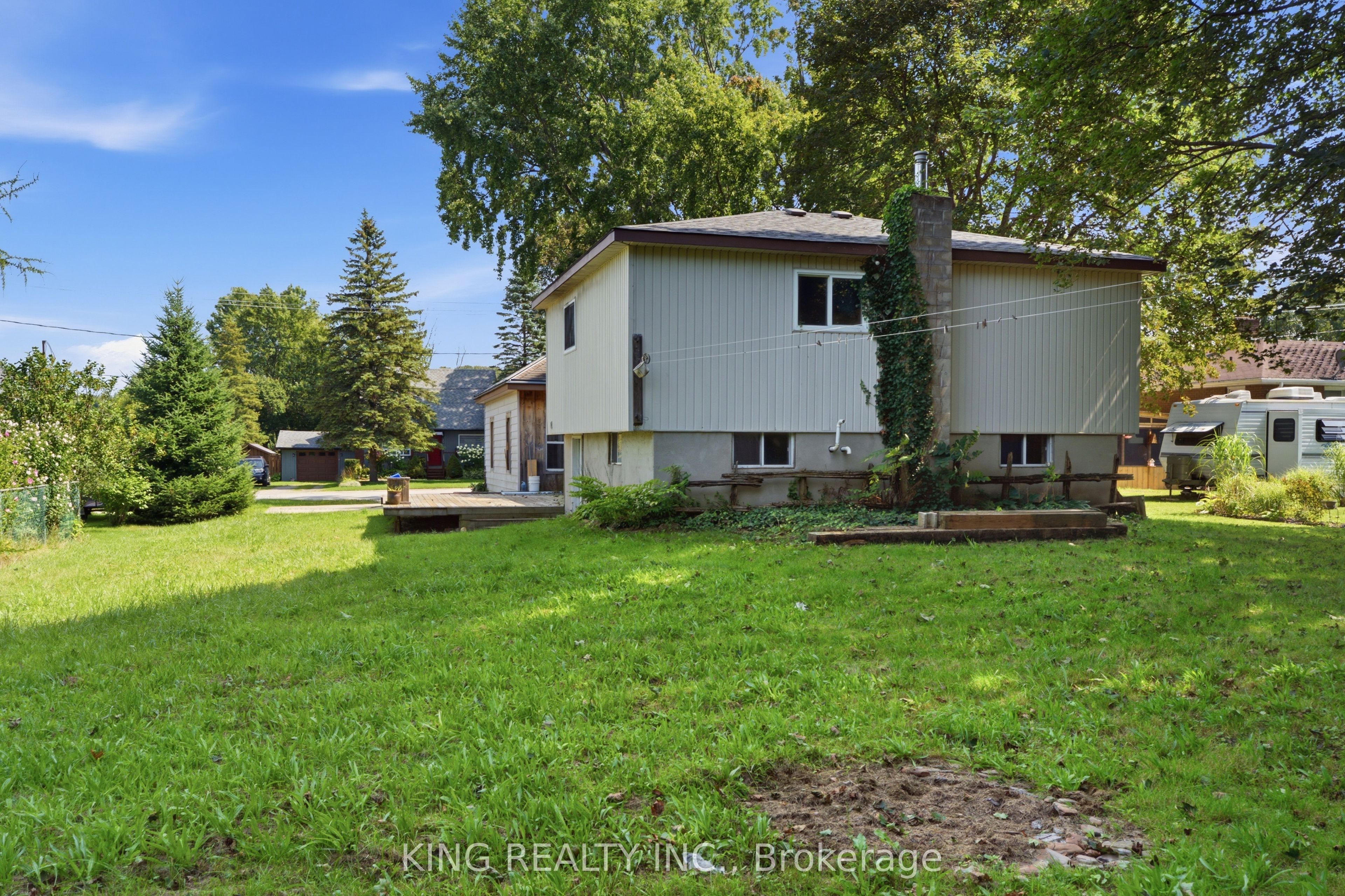 494 Isaac Street Property Photo 6