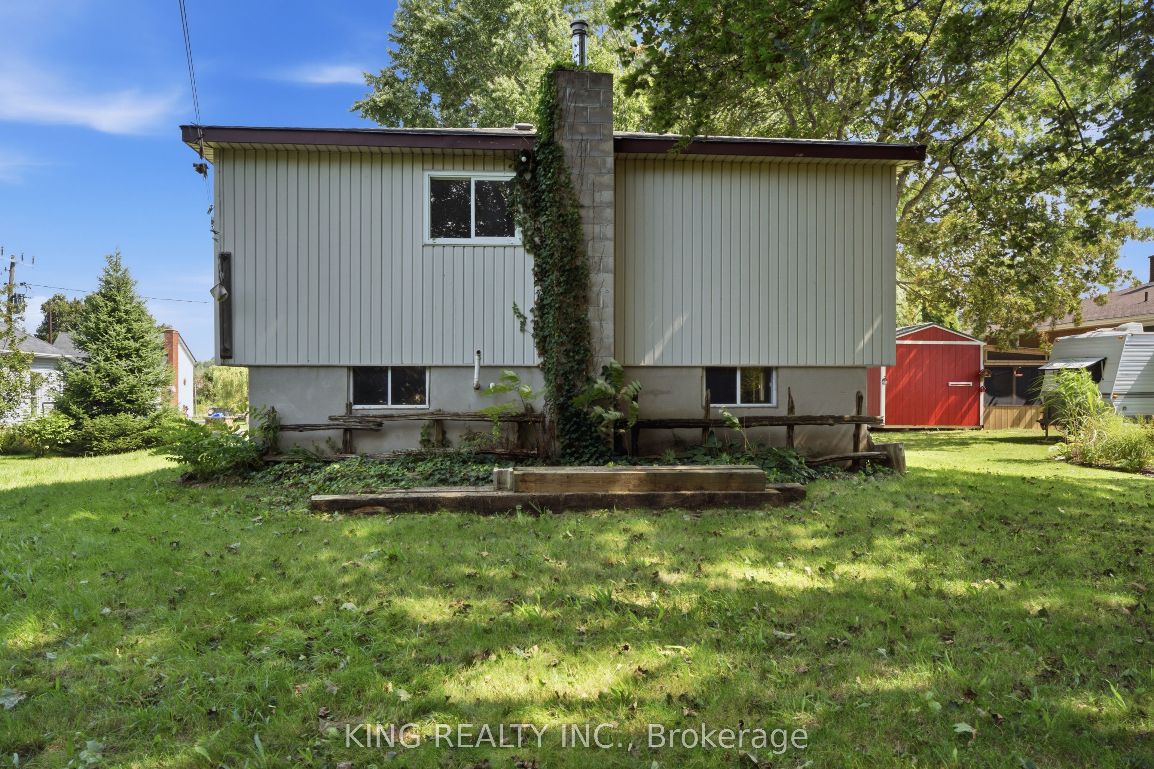 494 Isaac Street Property Photo 7