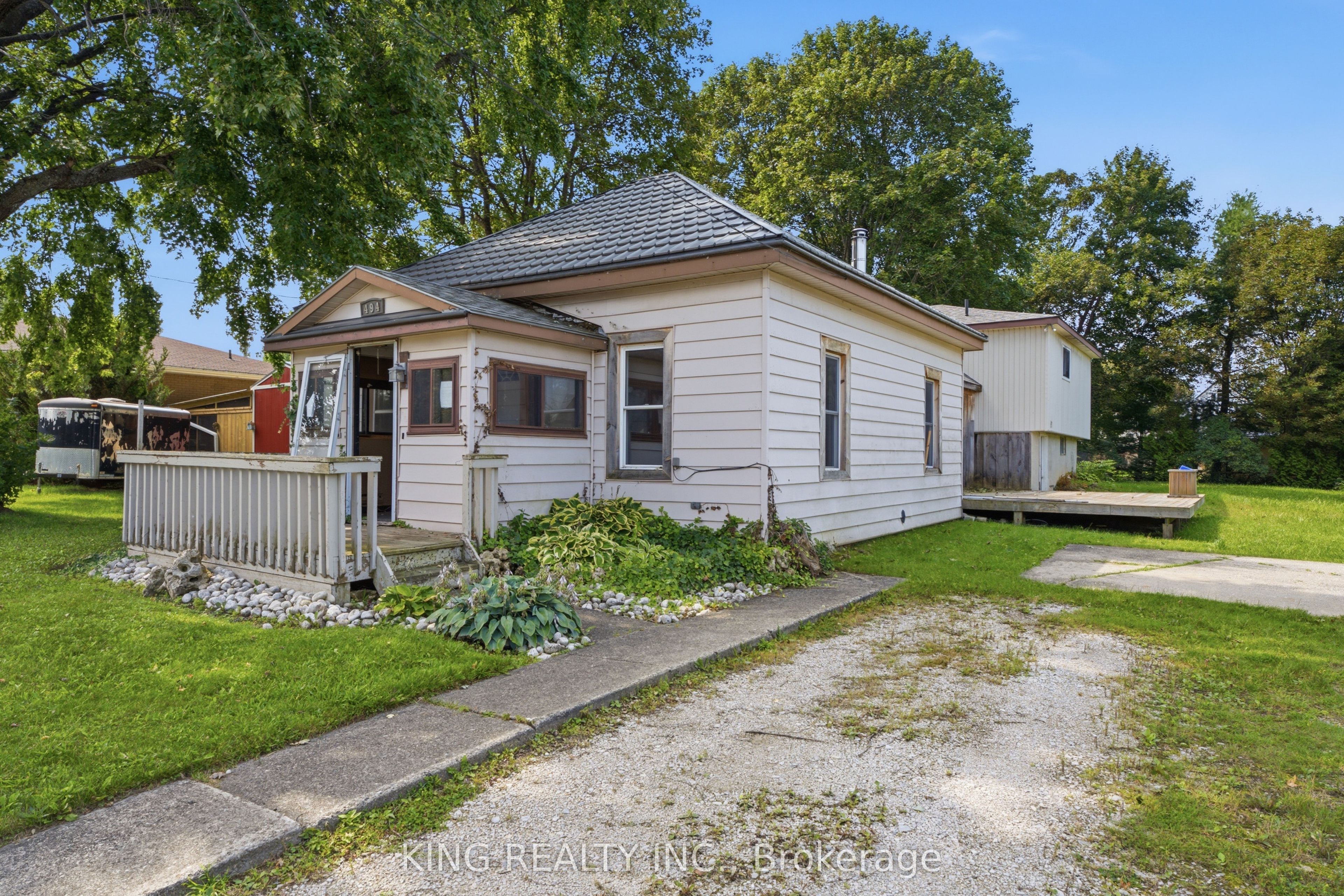 494 Isaac Street Property Photo 11