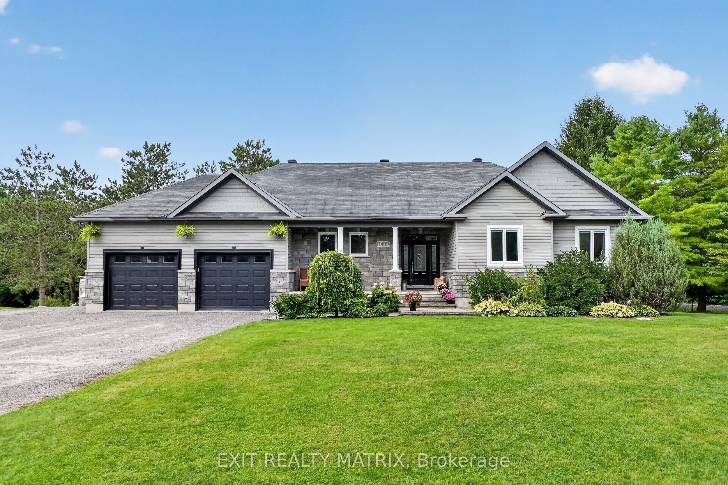 1044 Brazeau Road Property Photo 1