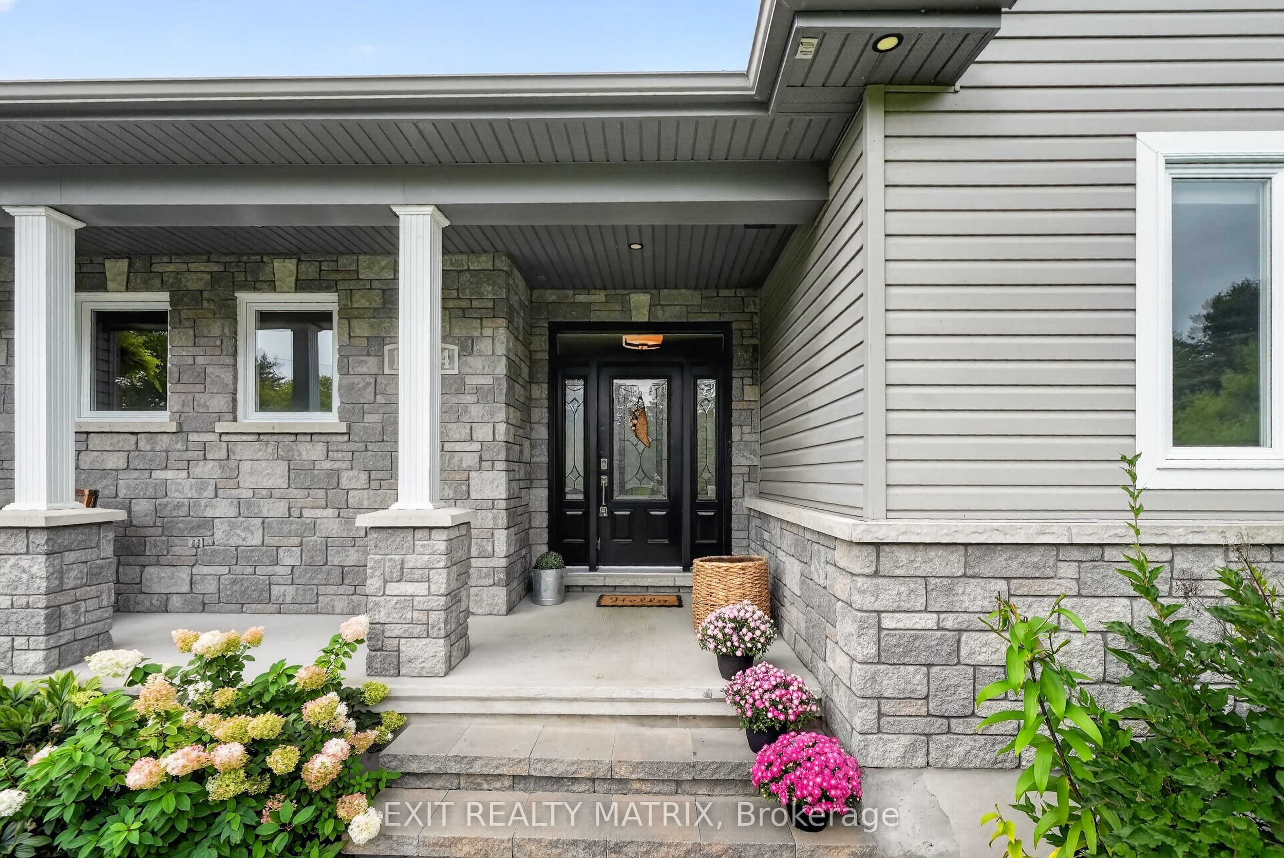 1044 Brazeau Road Property Photo 3