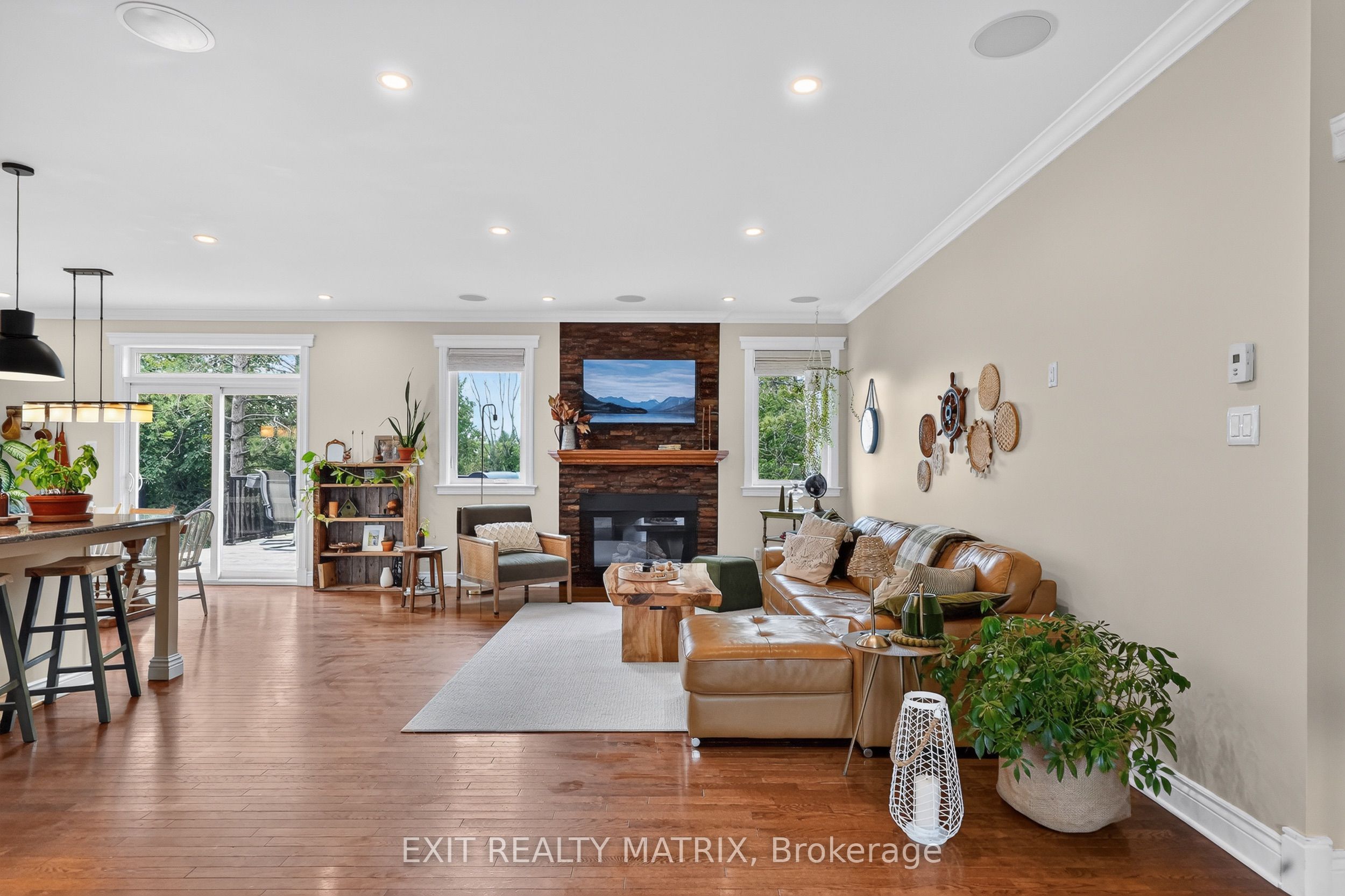 1044 Brazeau Road Property Photo 6