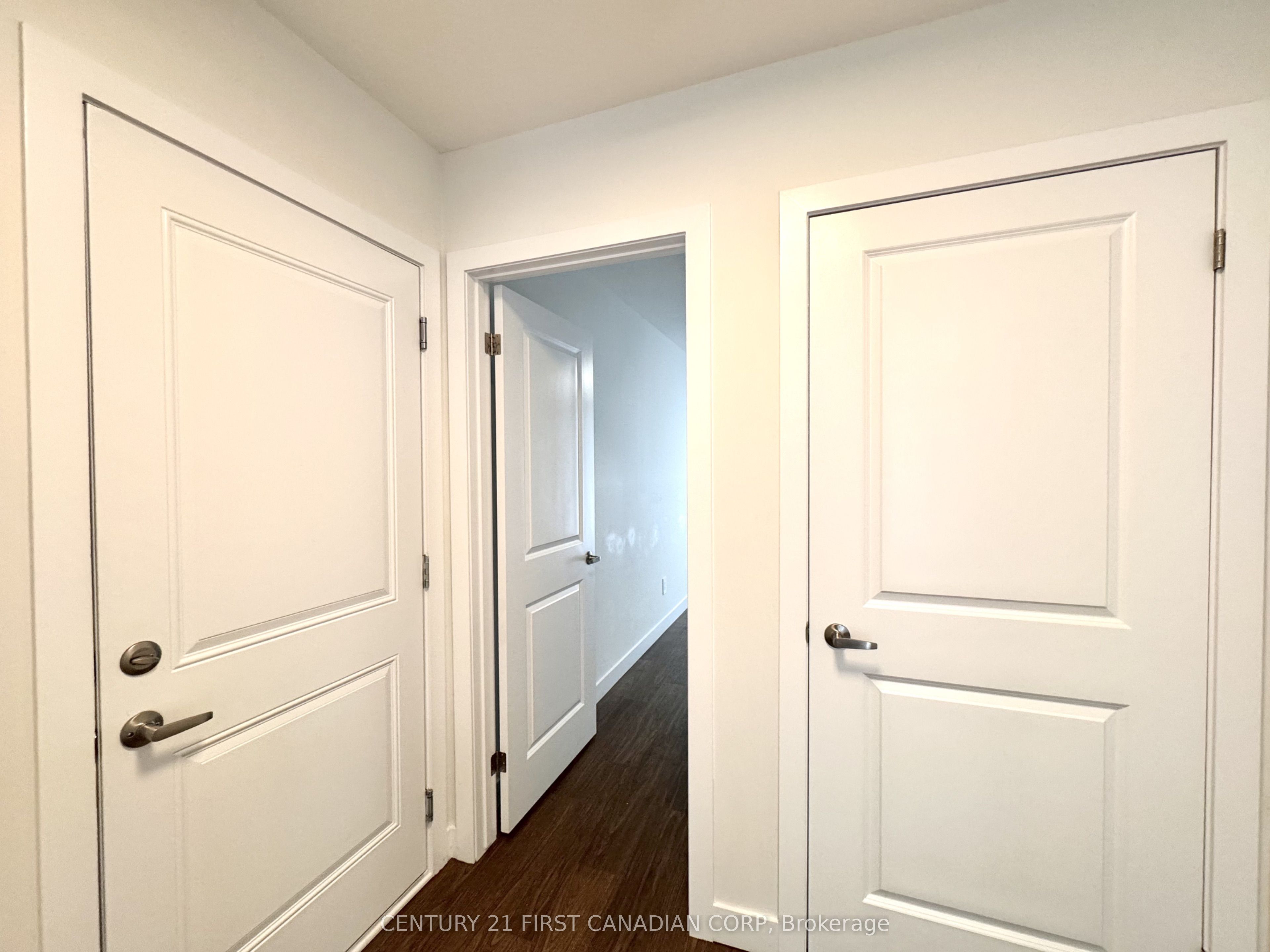 349 Southdale Road E 29 Property Photo 5