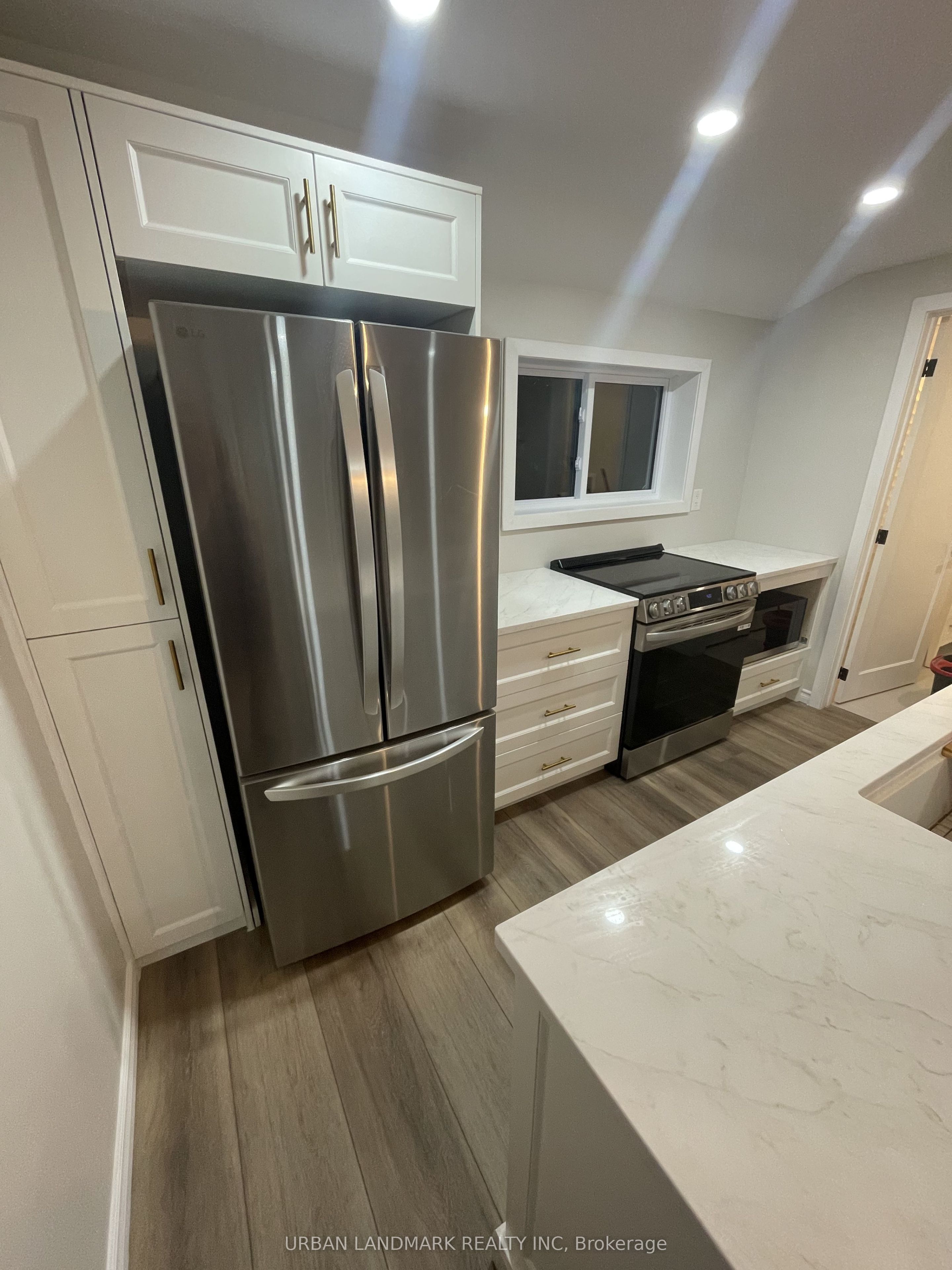 106 Elgin Street Unit B Property Photo 6