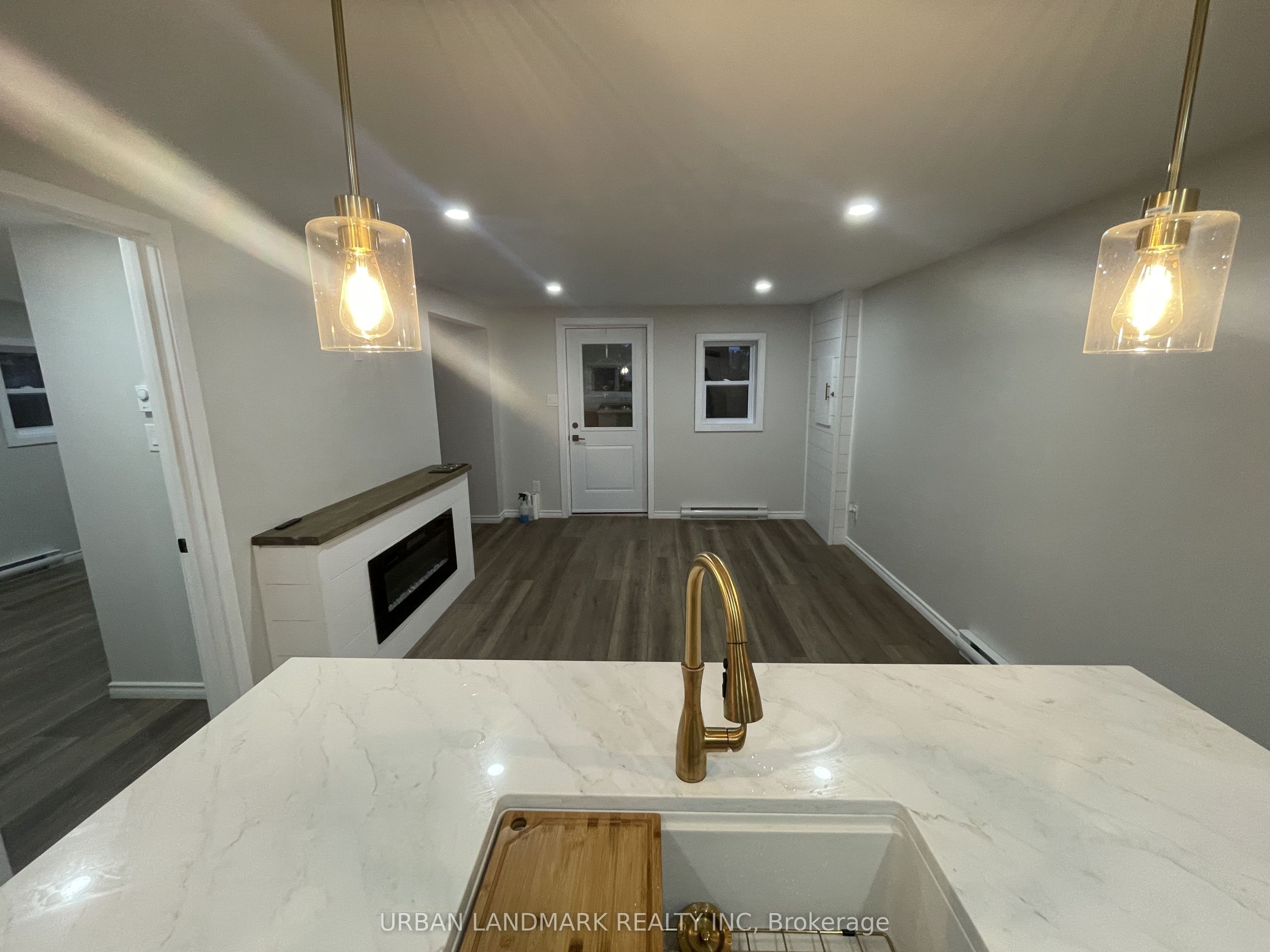 106 Elgin Street Unit B Property Photo 7