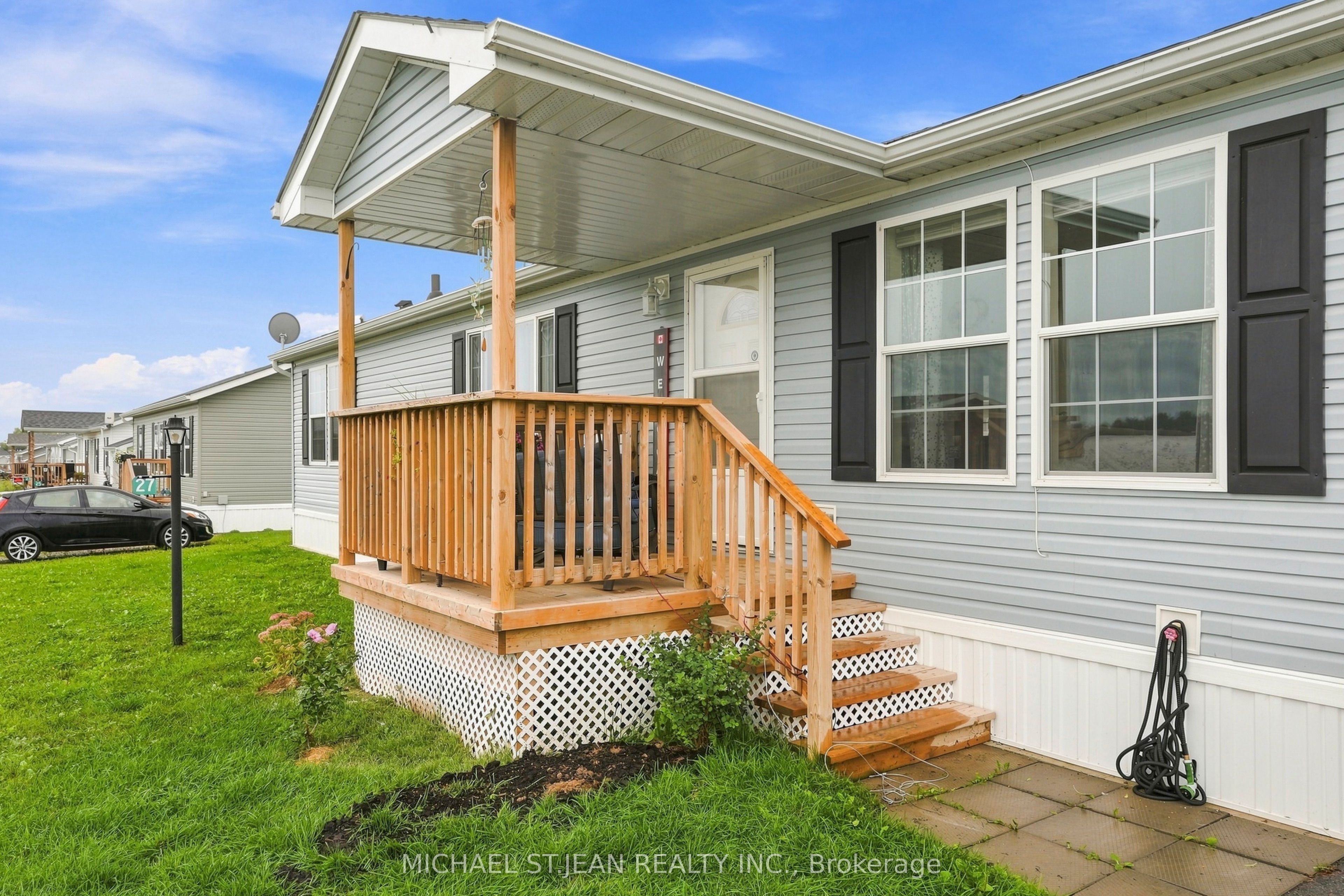 27 Hickory Hollow Property Photo 4