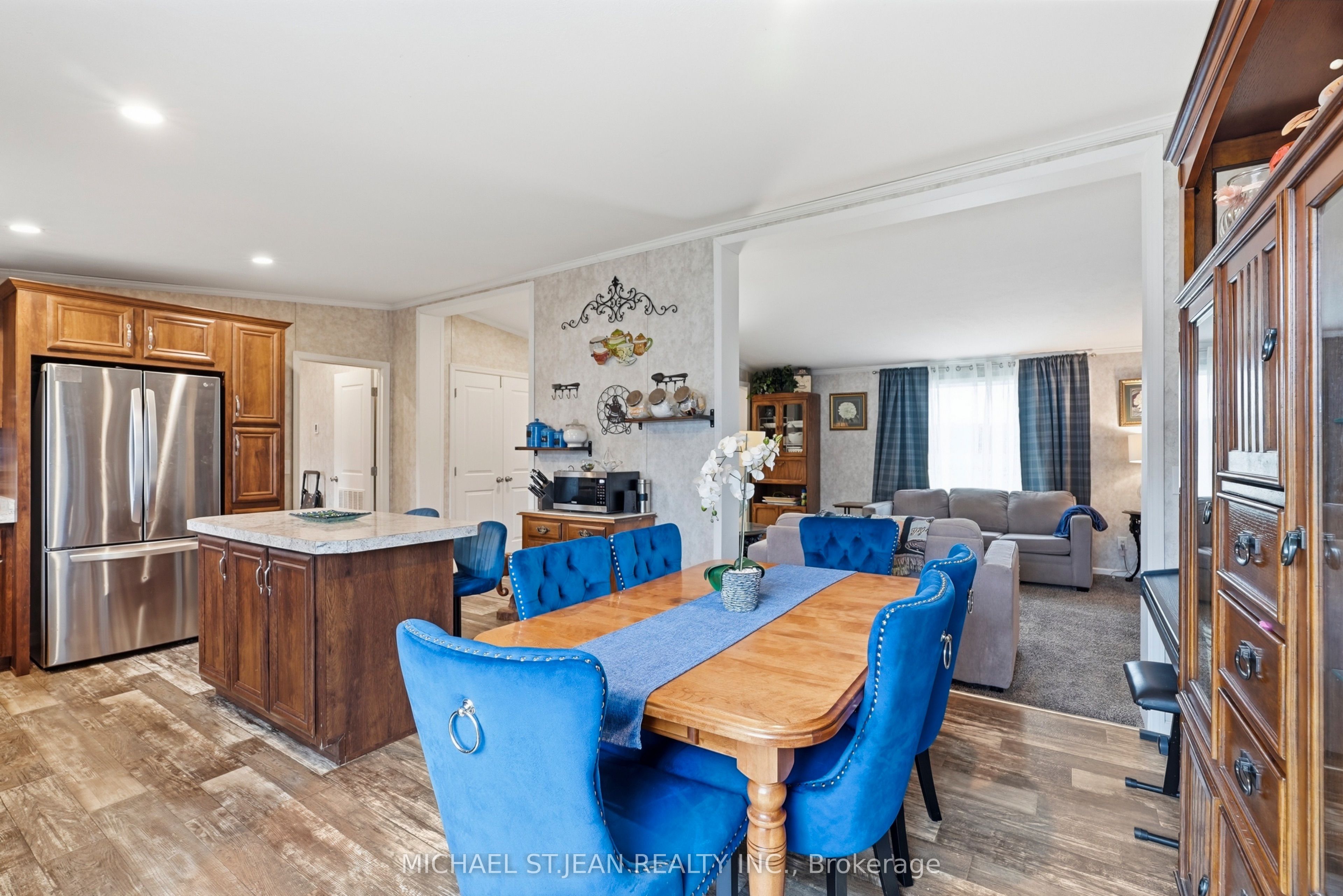 27 Hickory Hollow Property Photo 10