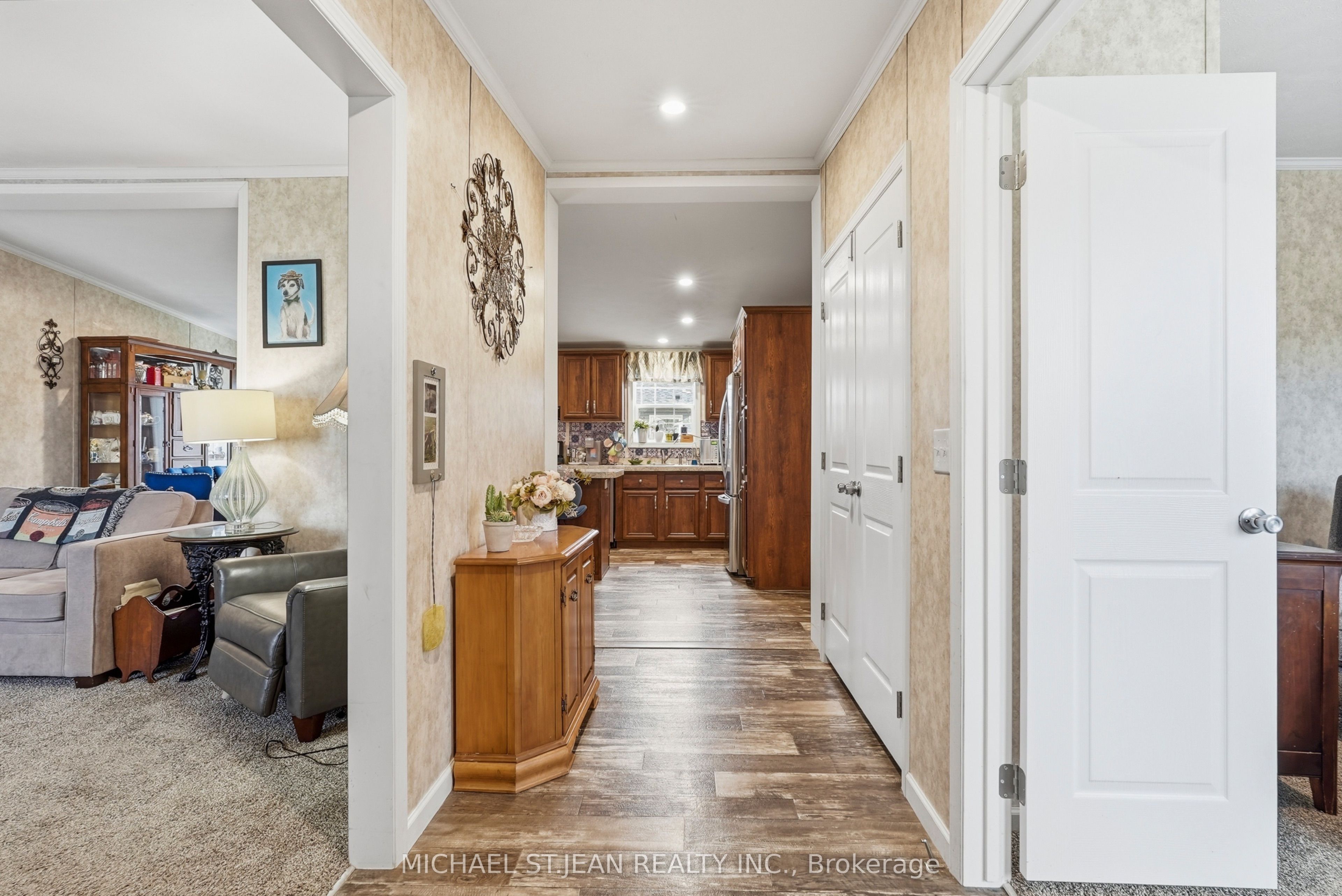 27 Hickory Hollow Property Photo 16