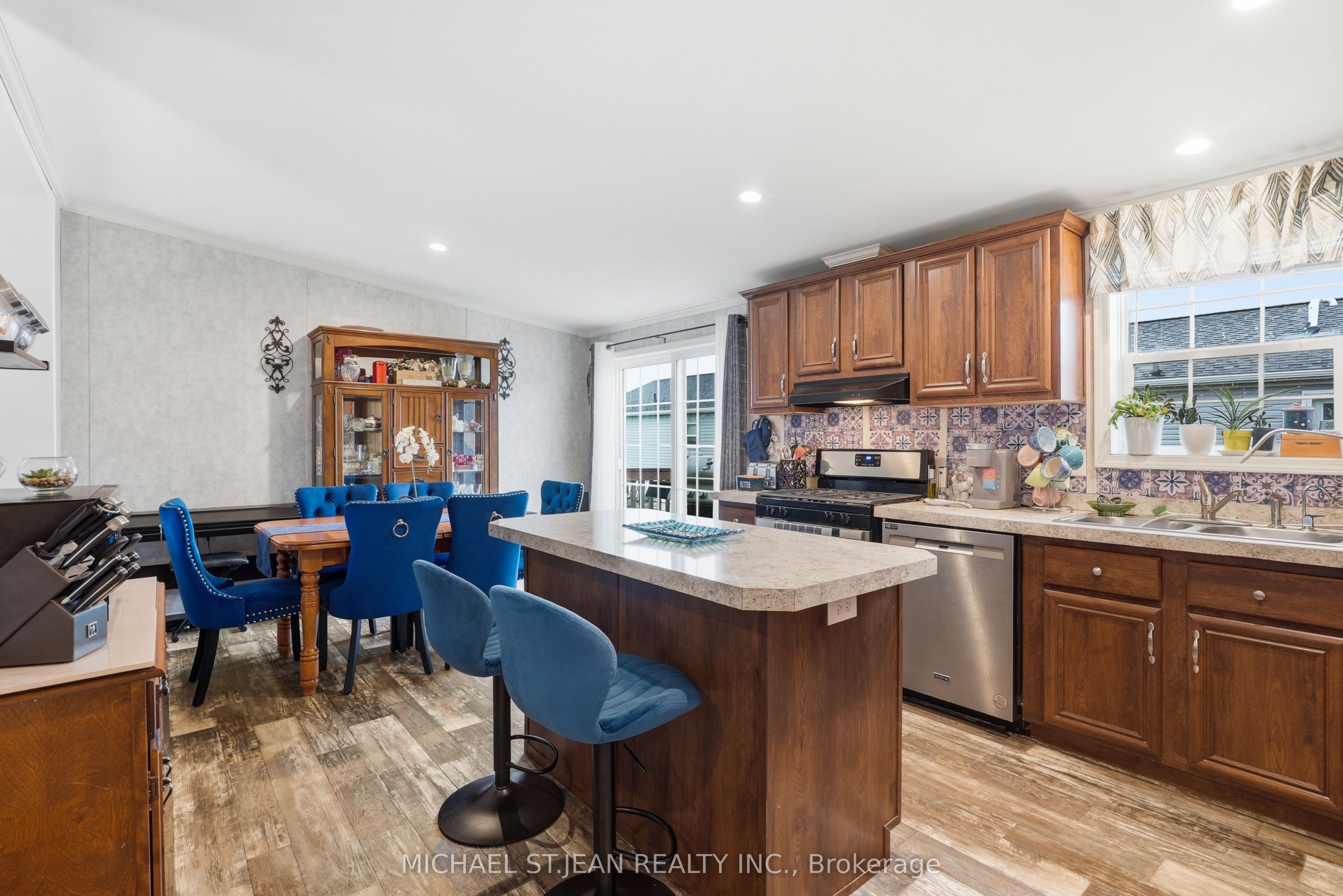 27 Hickory Hollow Property Photo 18