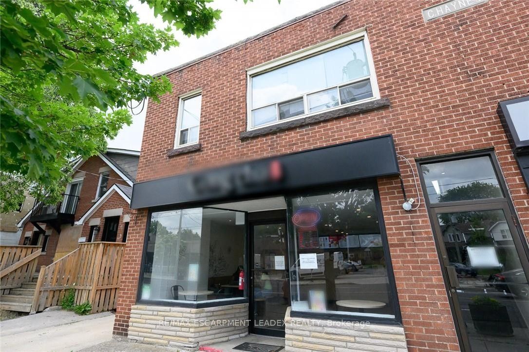 944 King Street Property Photo 6