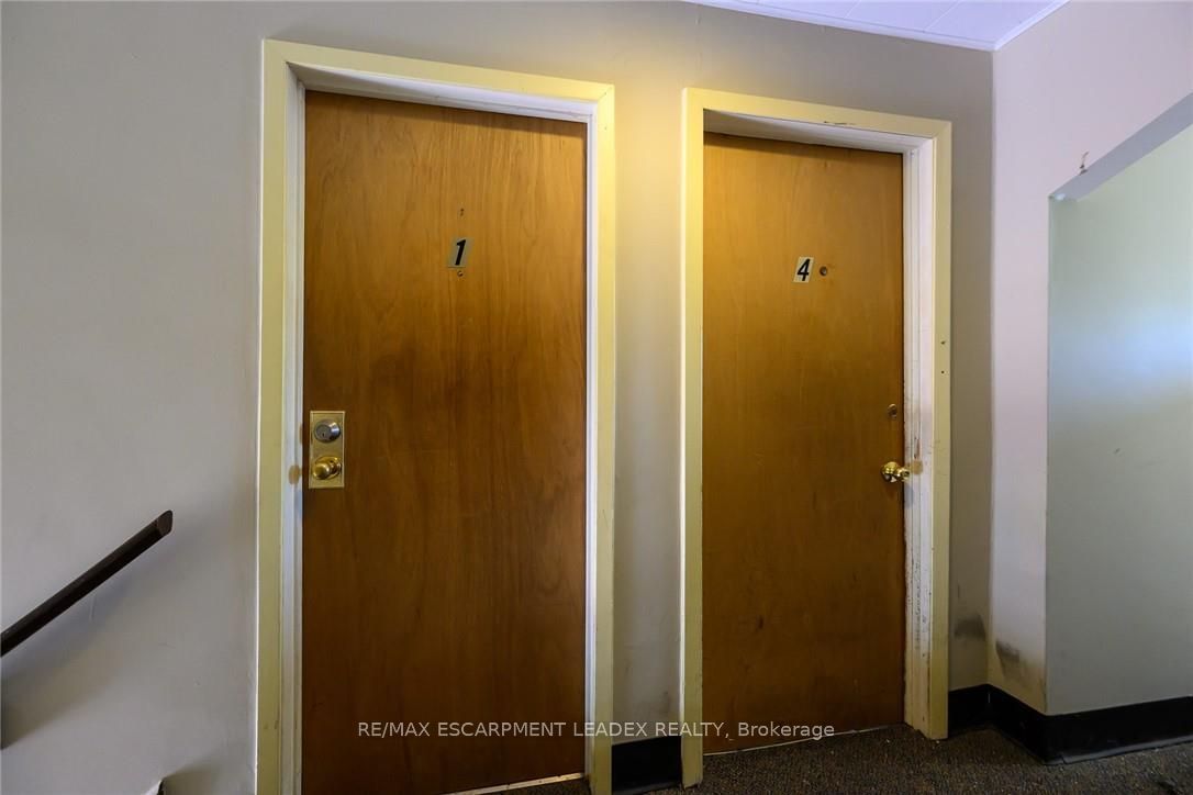 944 King Street Property Photo 21