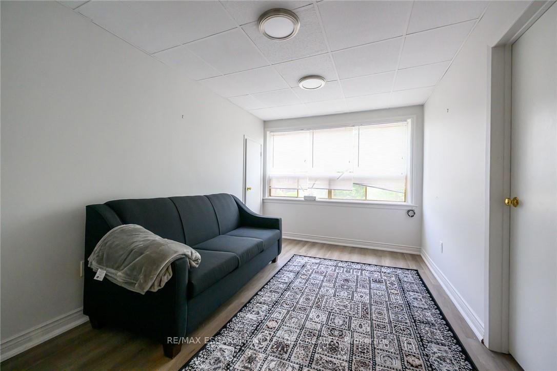 944 King Street Property Photo 22