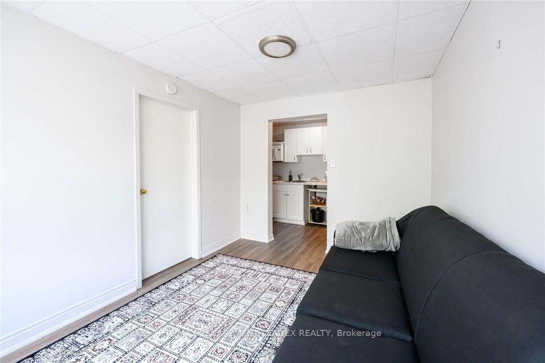944 King Street Property Photo 25