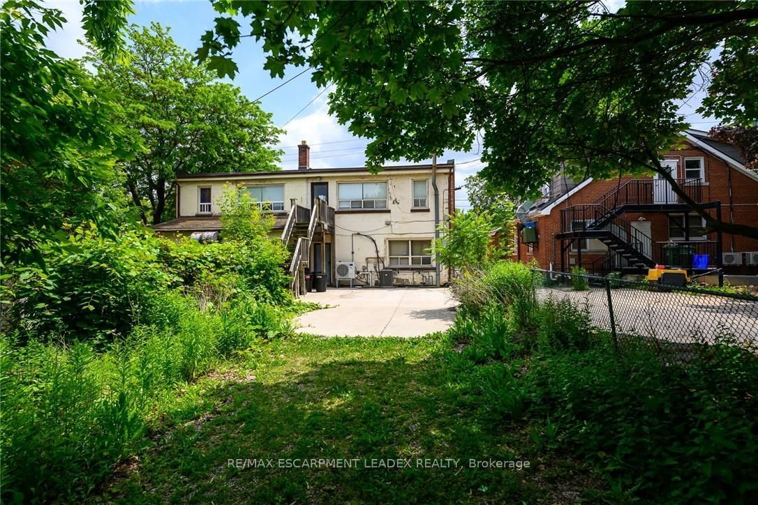 944 King Street Property Photo 30