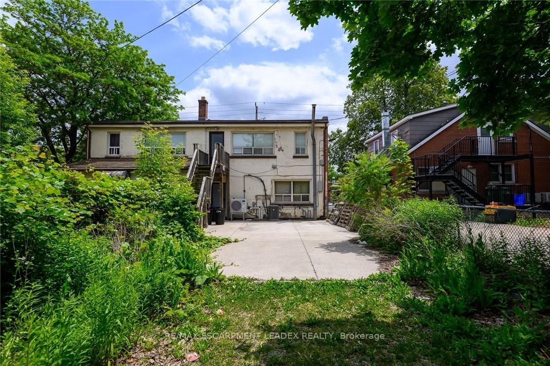 944 King Street Property Photo 31