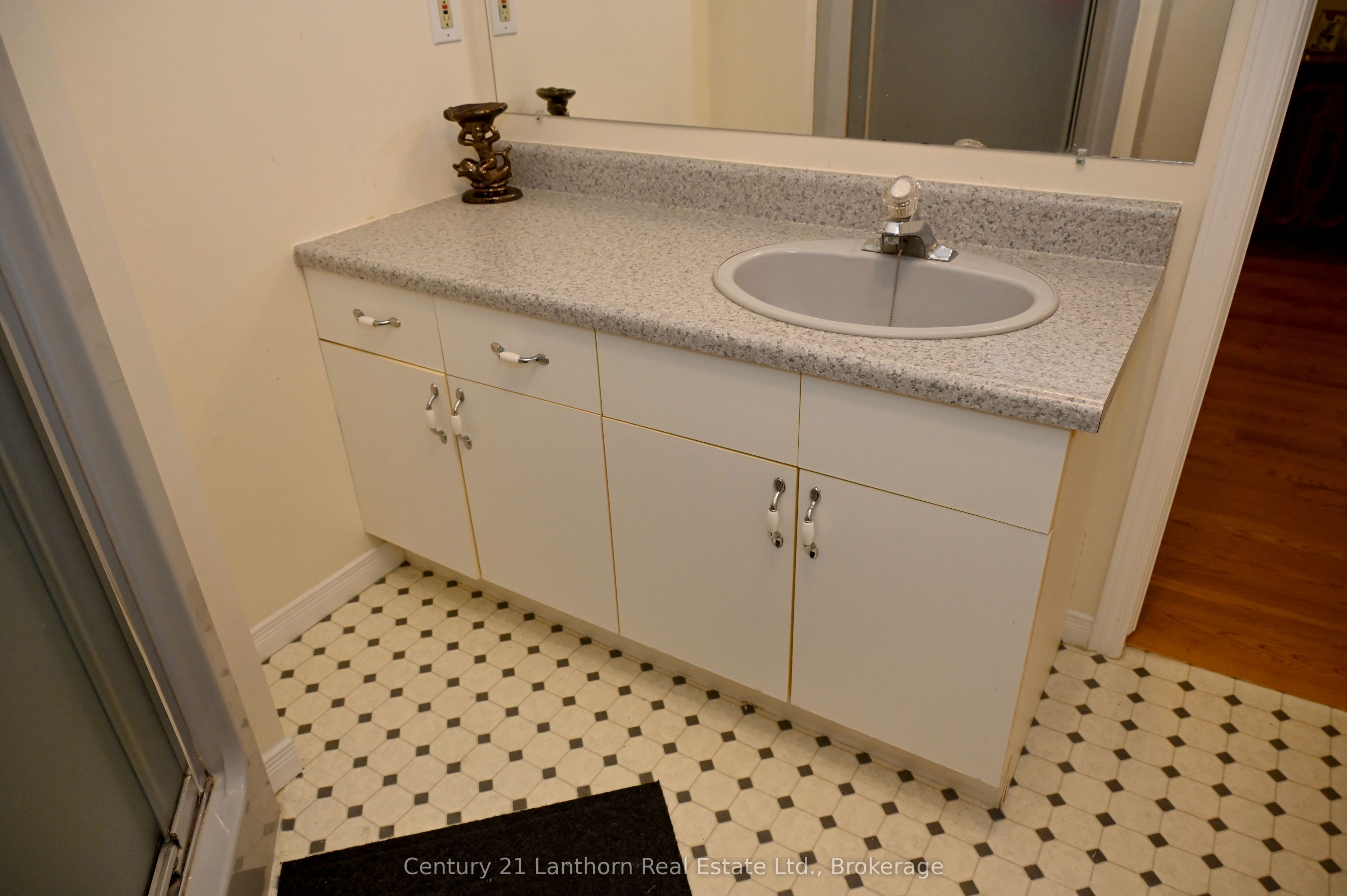 1 Reynolds Place N Property Photo 16
