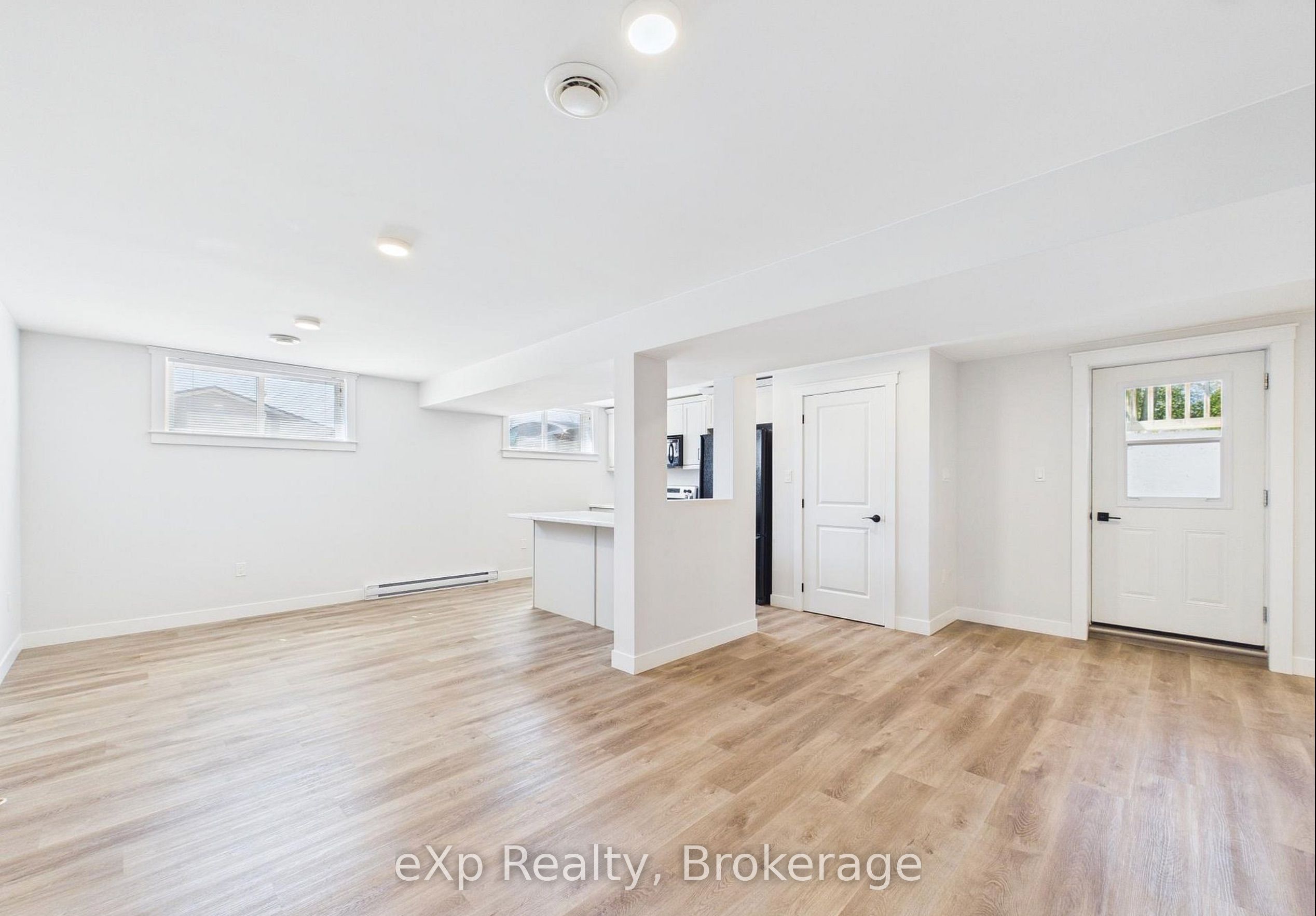 966 Charles Street B Lower Property Photo 3