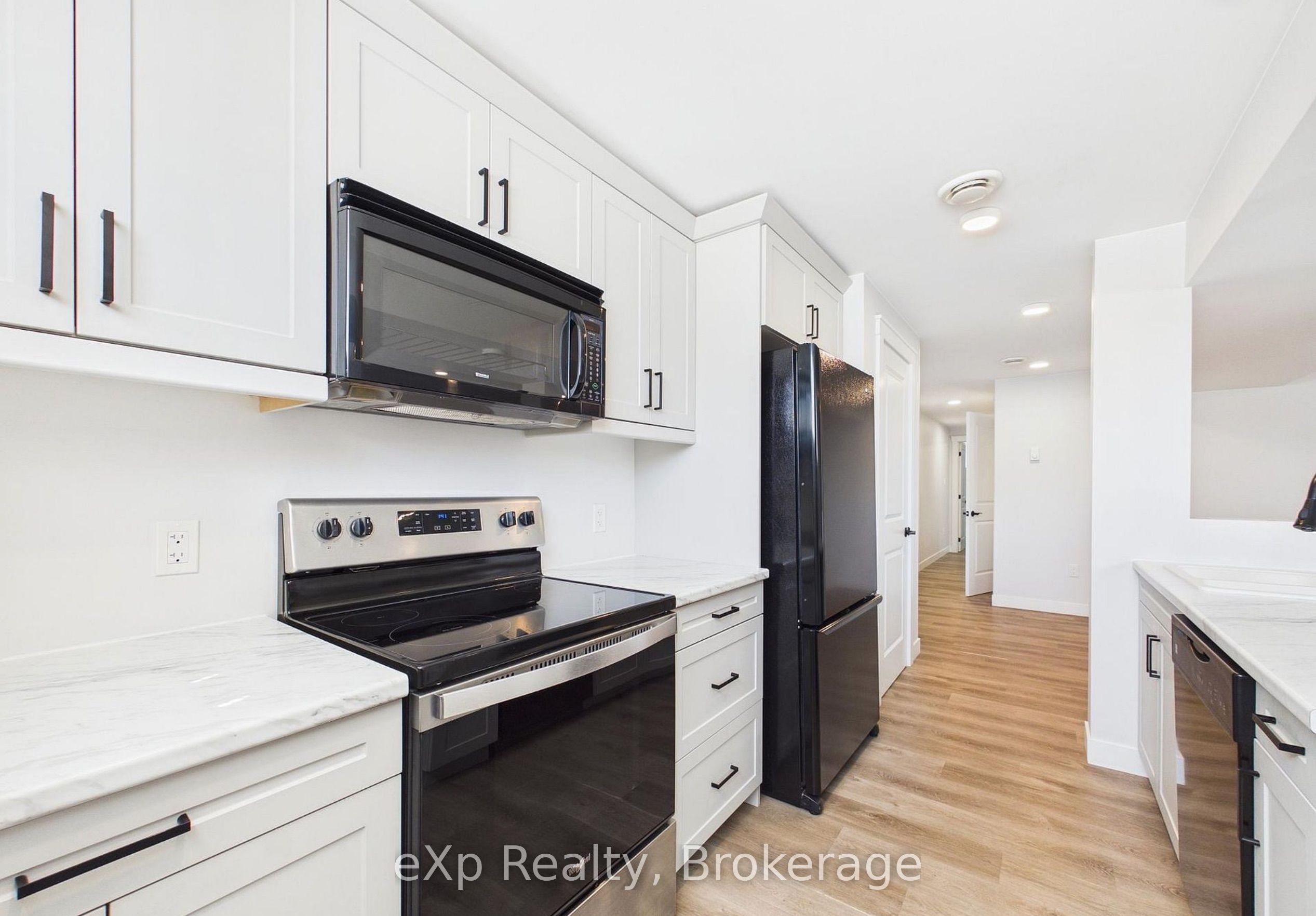 966 Charles Street B Lower Property Photo 5