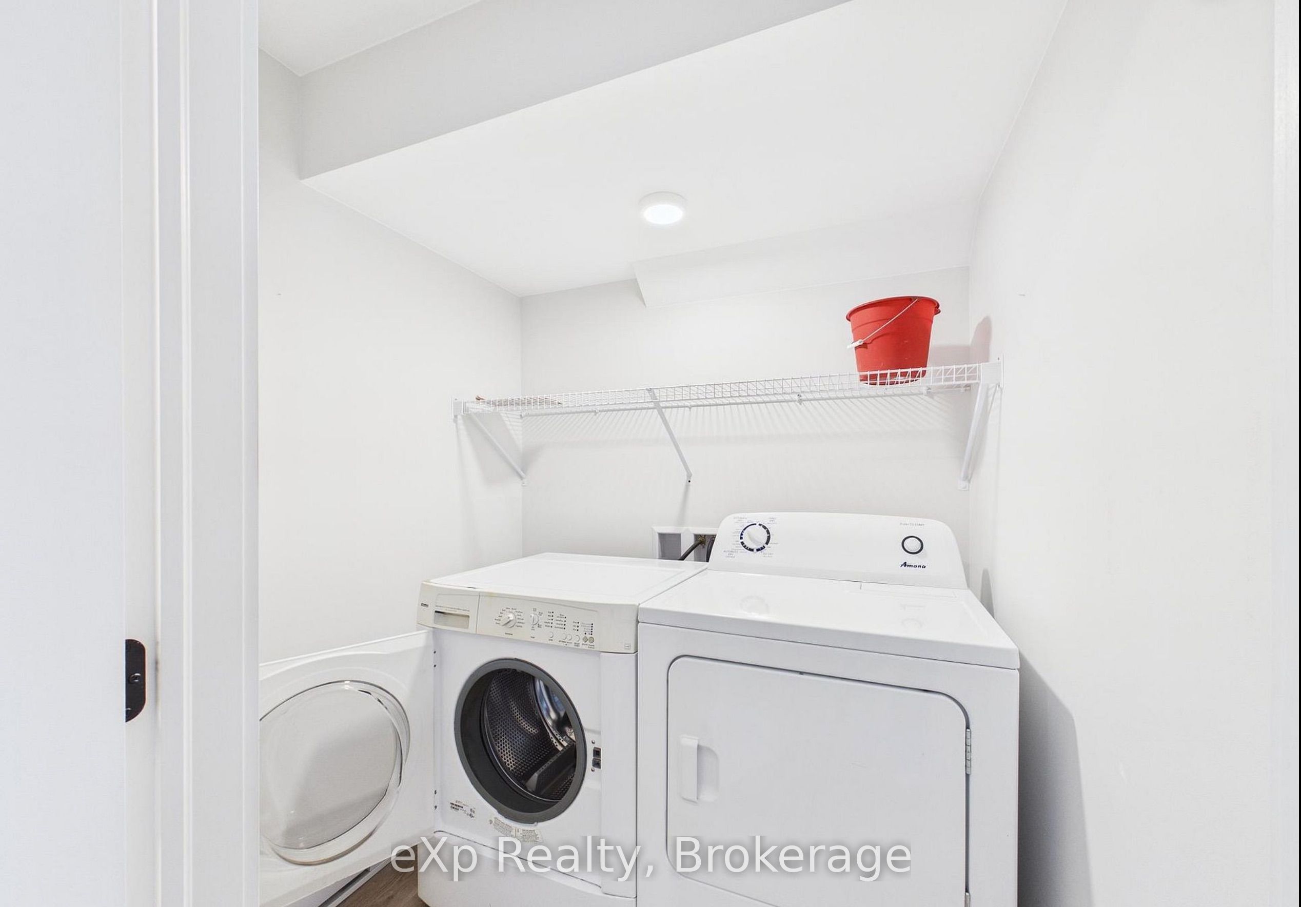 966 Charles Street B Lower Property Photo 6