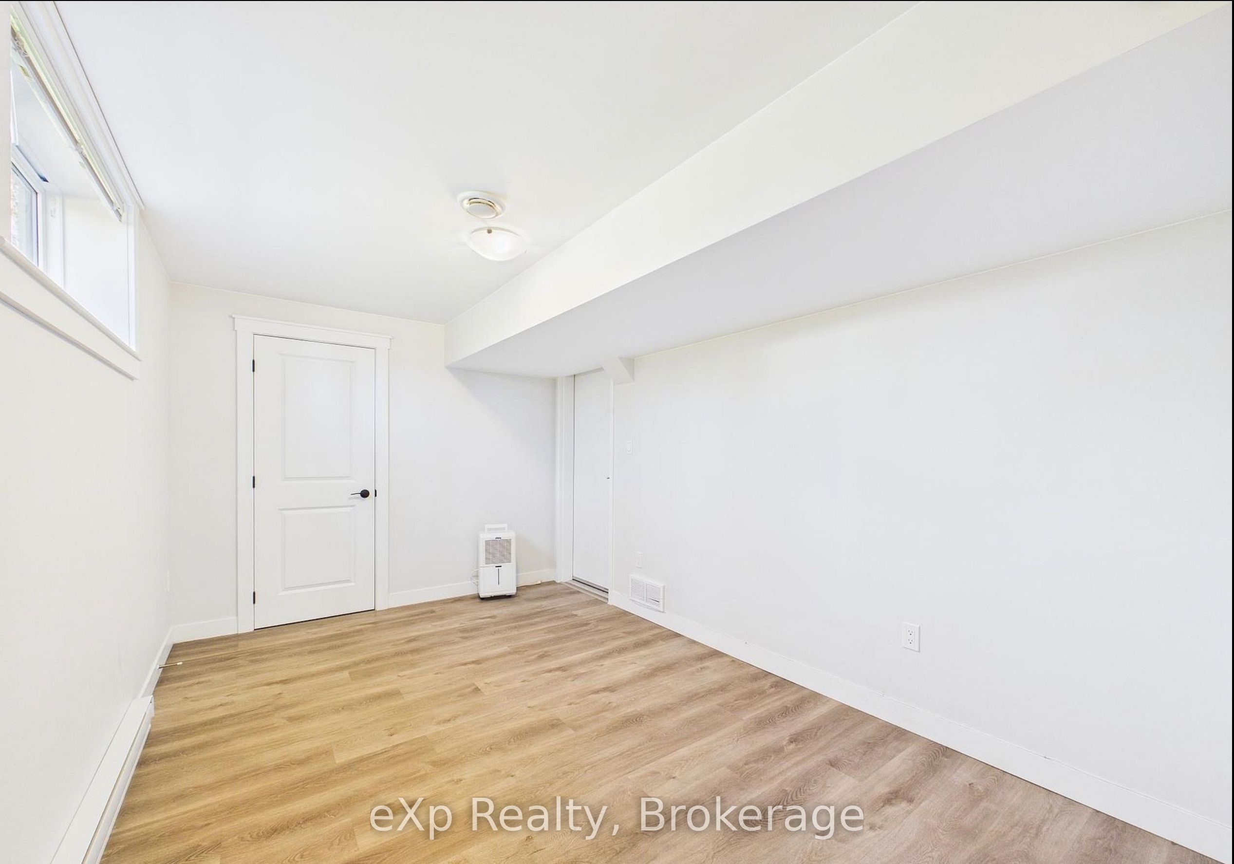 966 Charles Street B Lower Property Photo 8