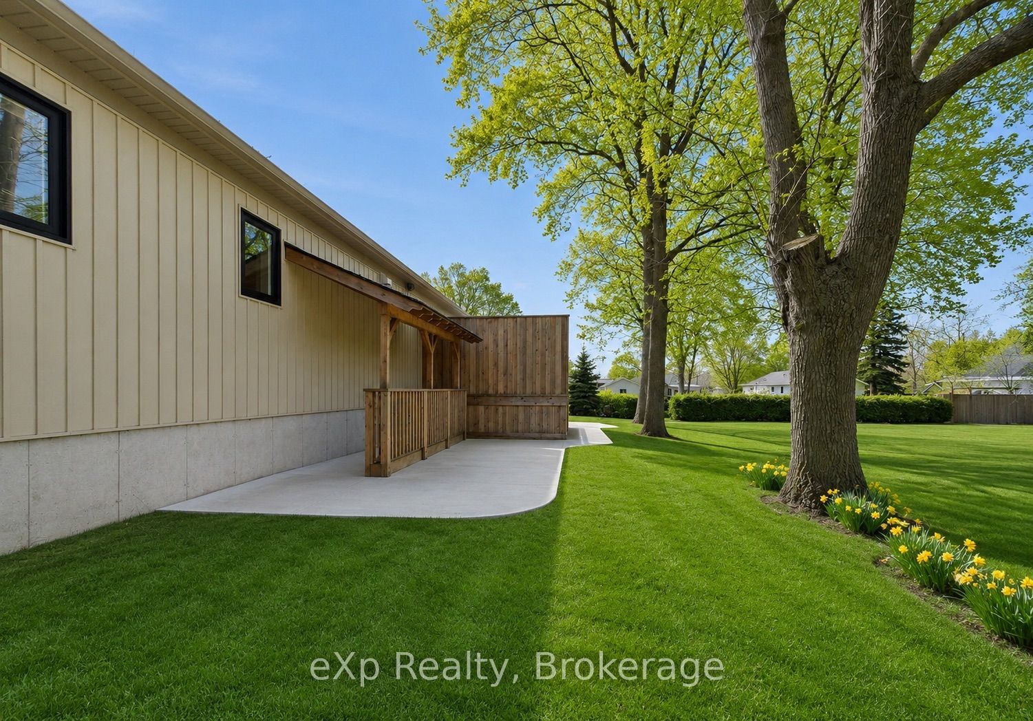 966 Charles Street B Lower Property Photo 10