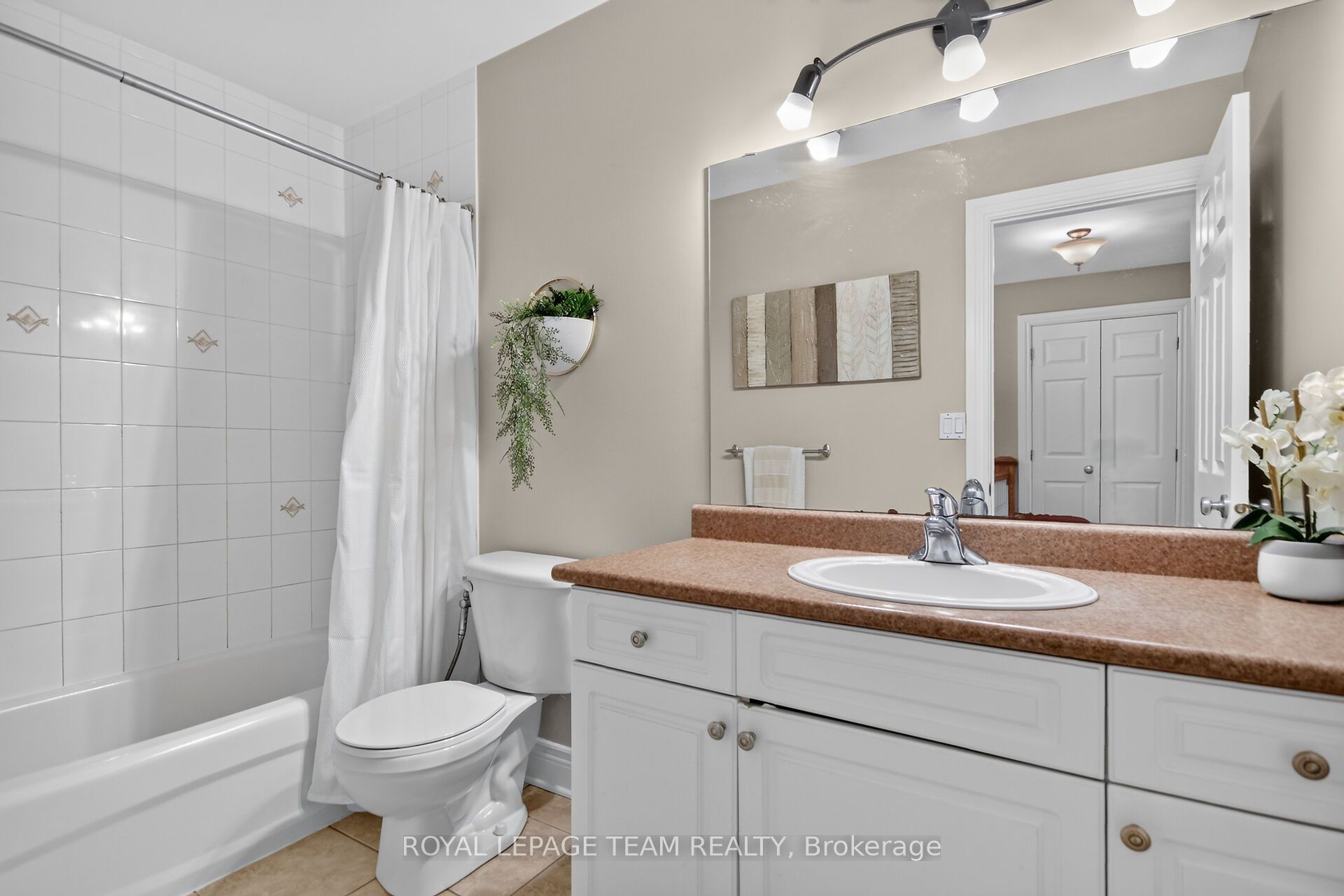 253 Berrigan Drive Property Photo 27