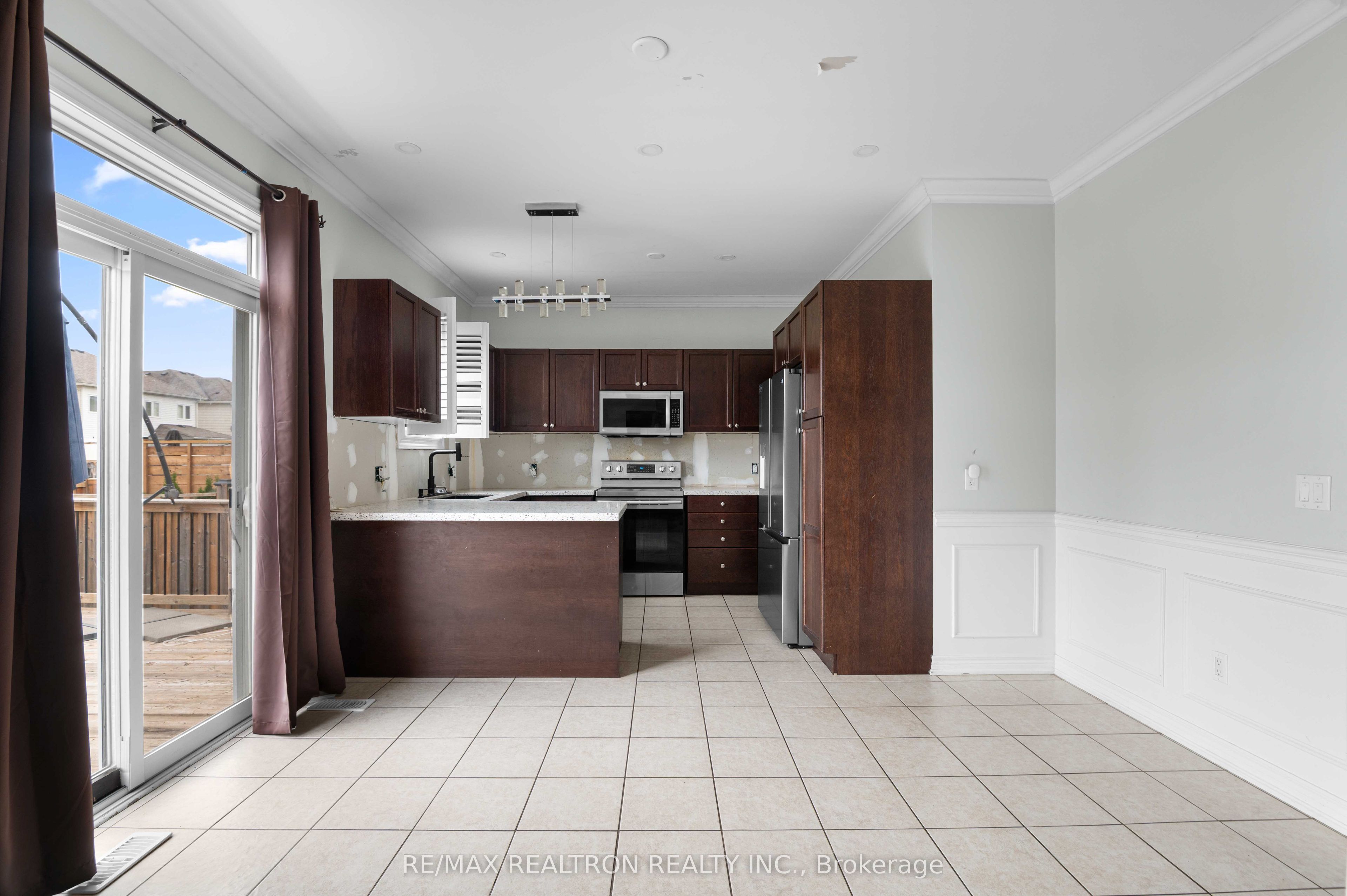 525 Brett Street Property Photo 11