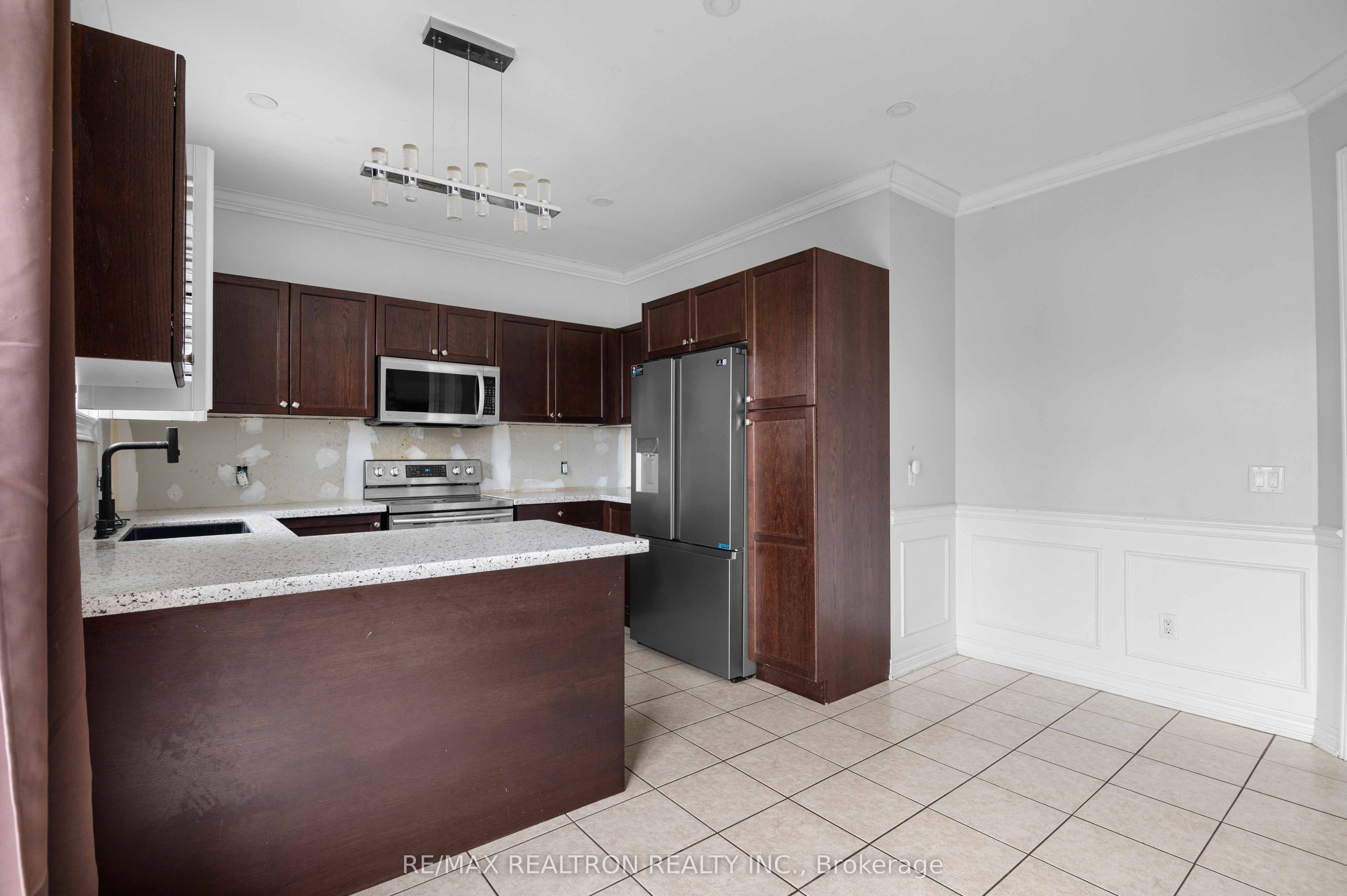 525 Brett Street Property Photo 14