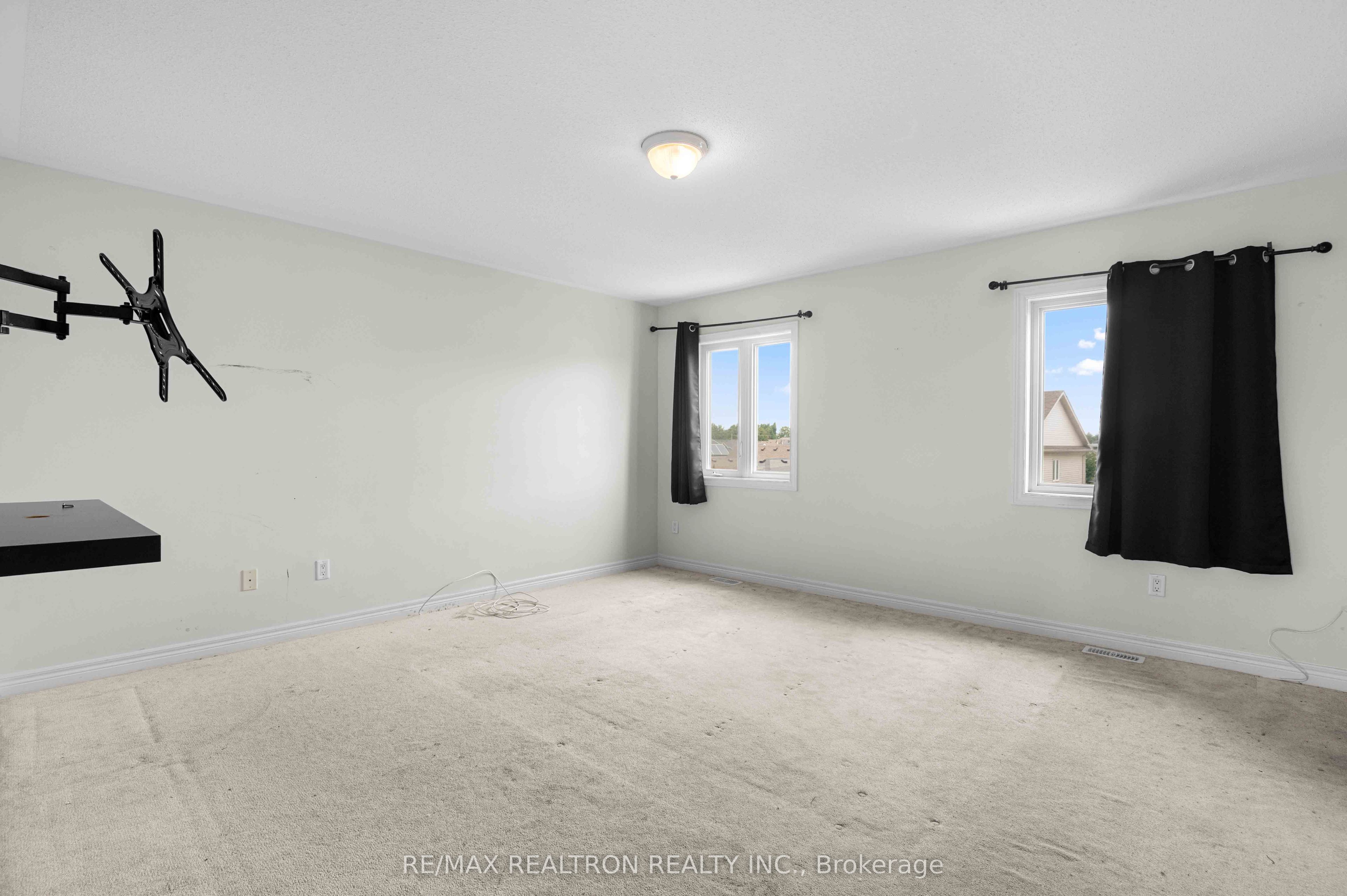 525 Brett Street Property Photo 24