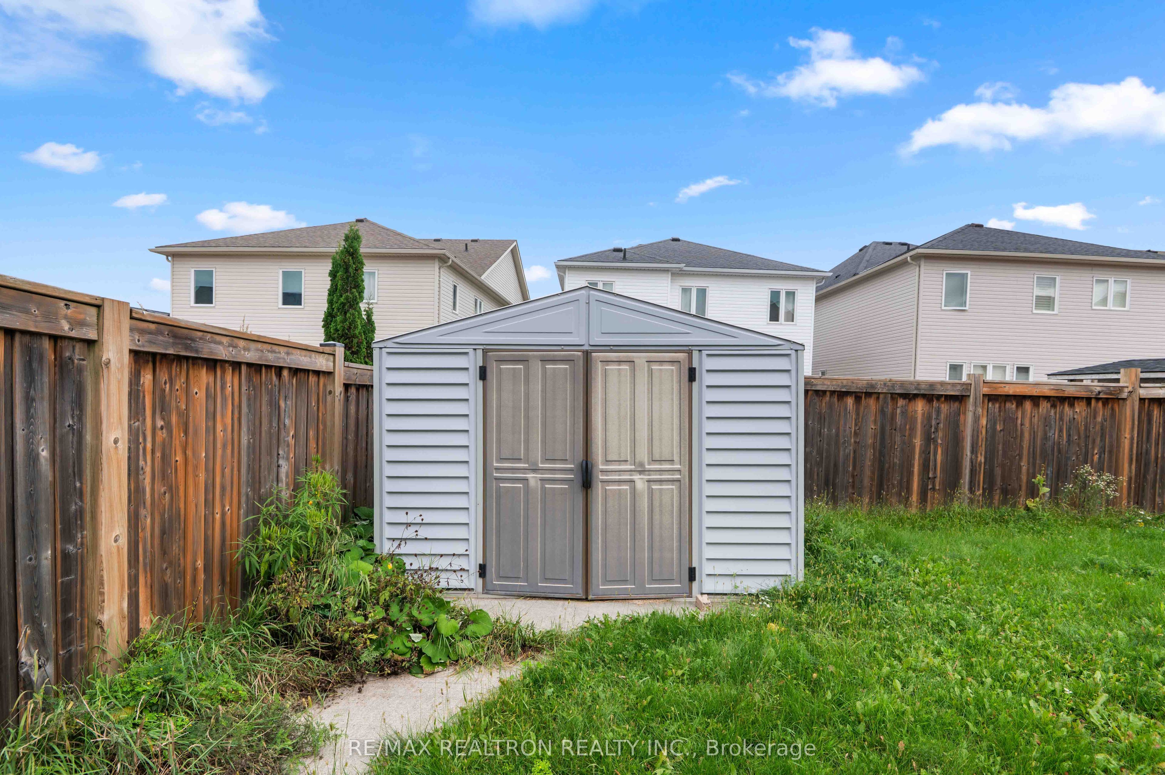 525 Brett Street Property Photo 28