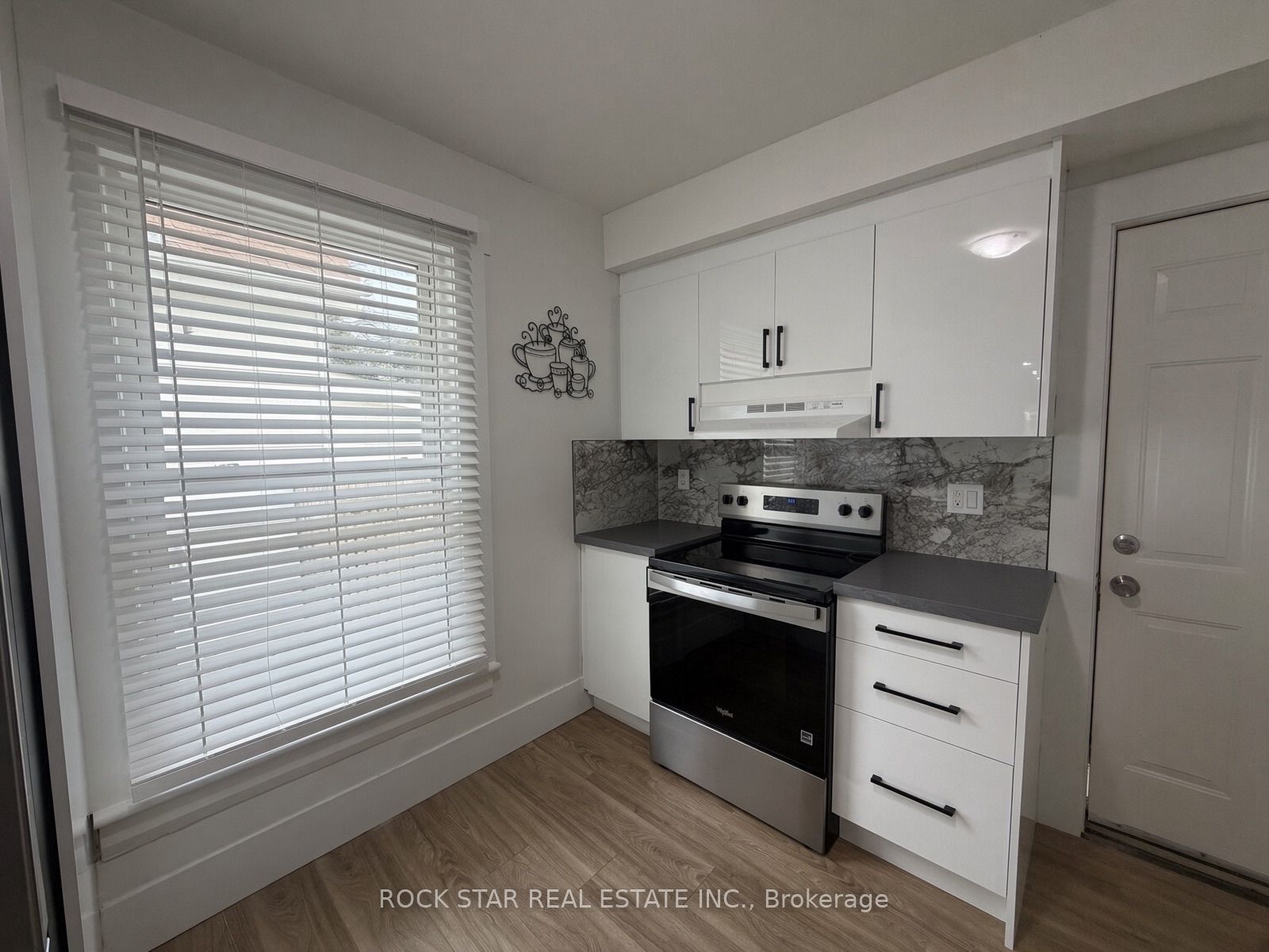 1211 Lincoln Road Property Photo 11