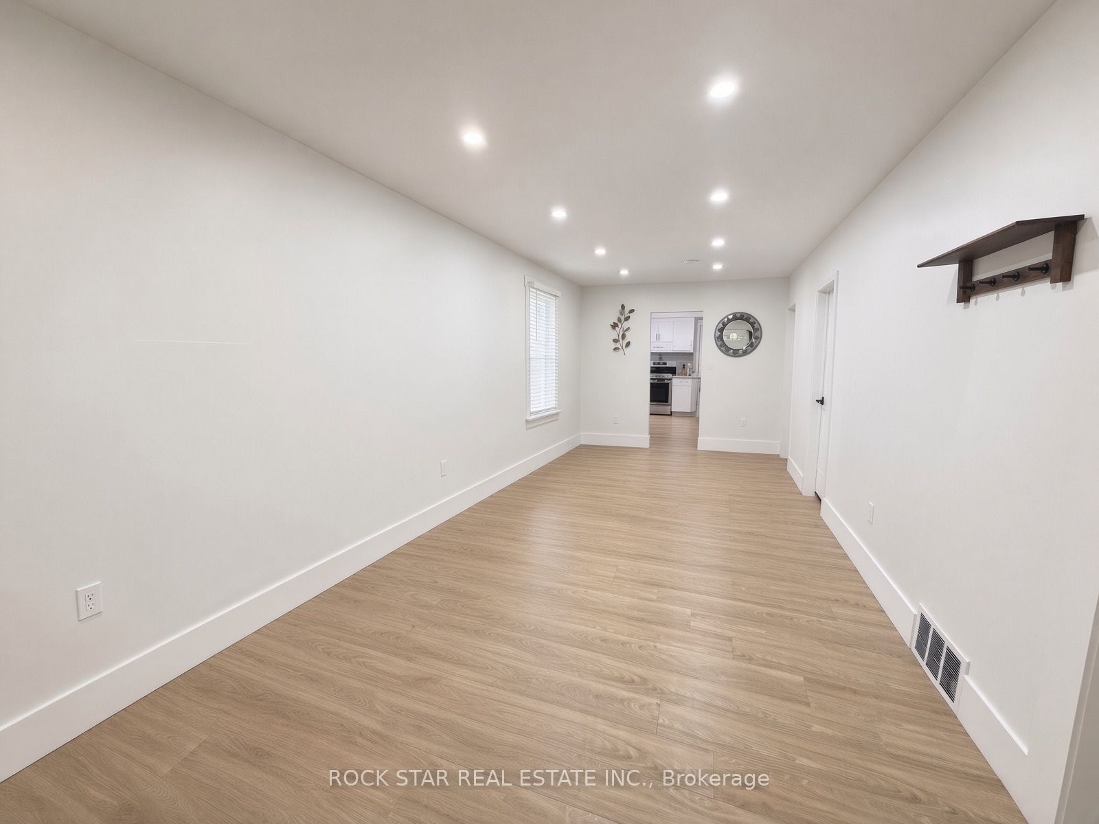 1211 Lincoln Road Property Photo 12