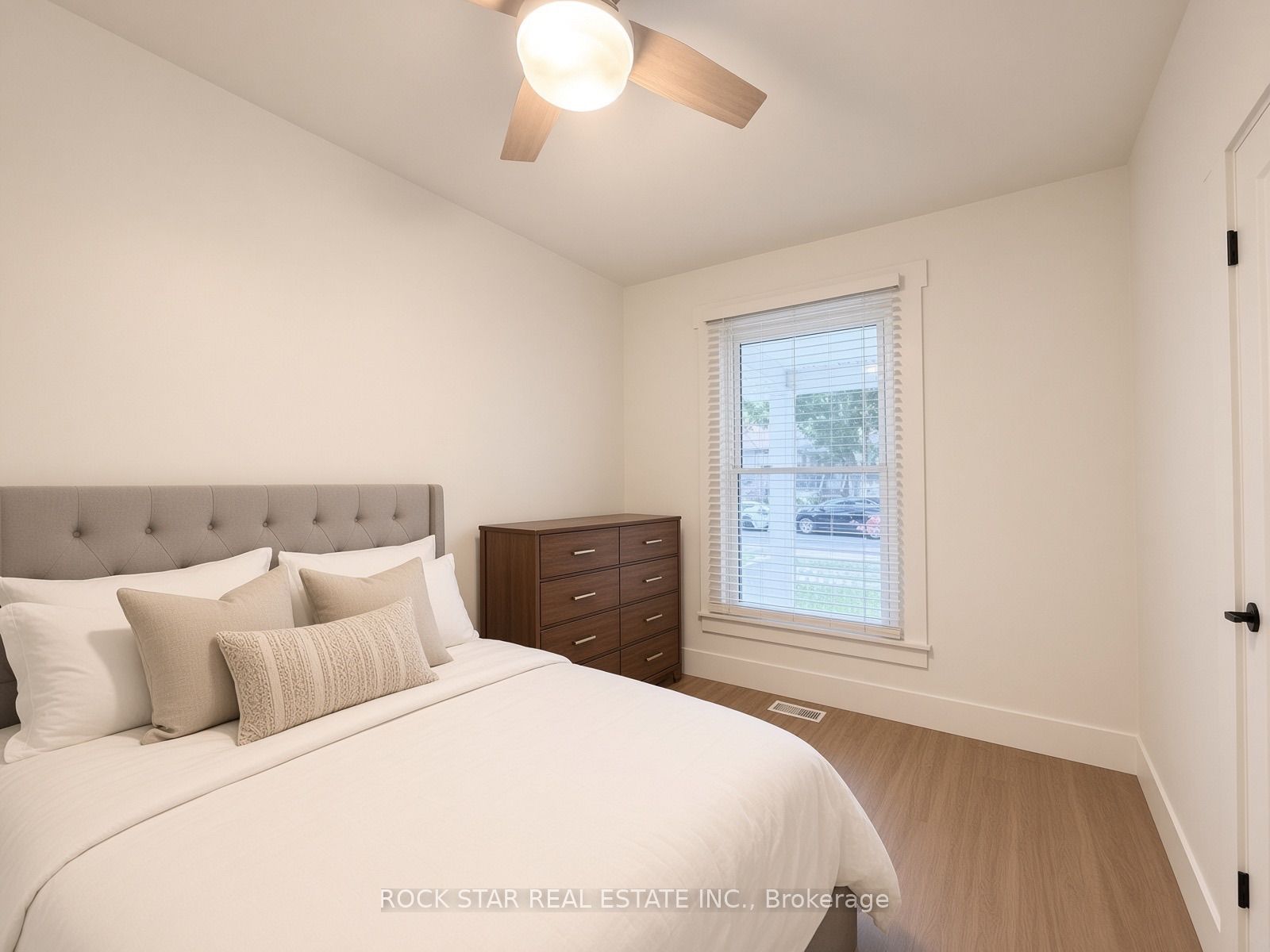 1211 Lincoln Road Property Photo 13