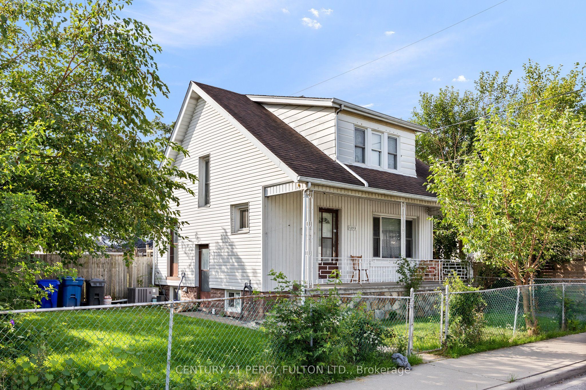 1259 Cataraqui Street Property Photo 1
