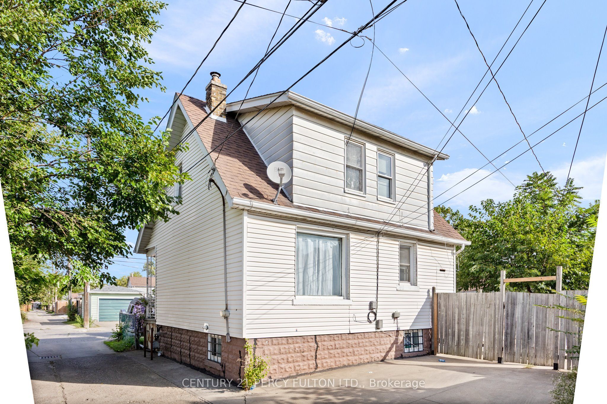 1259 Cataraqui Street Property Photo 3